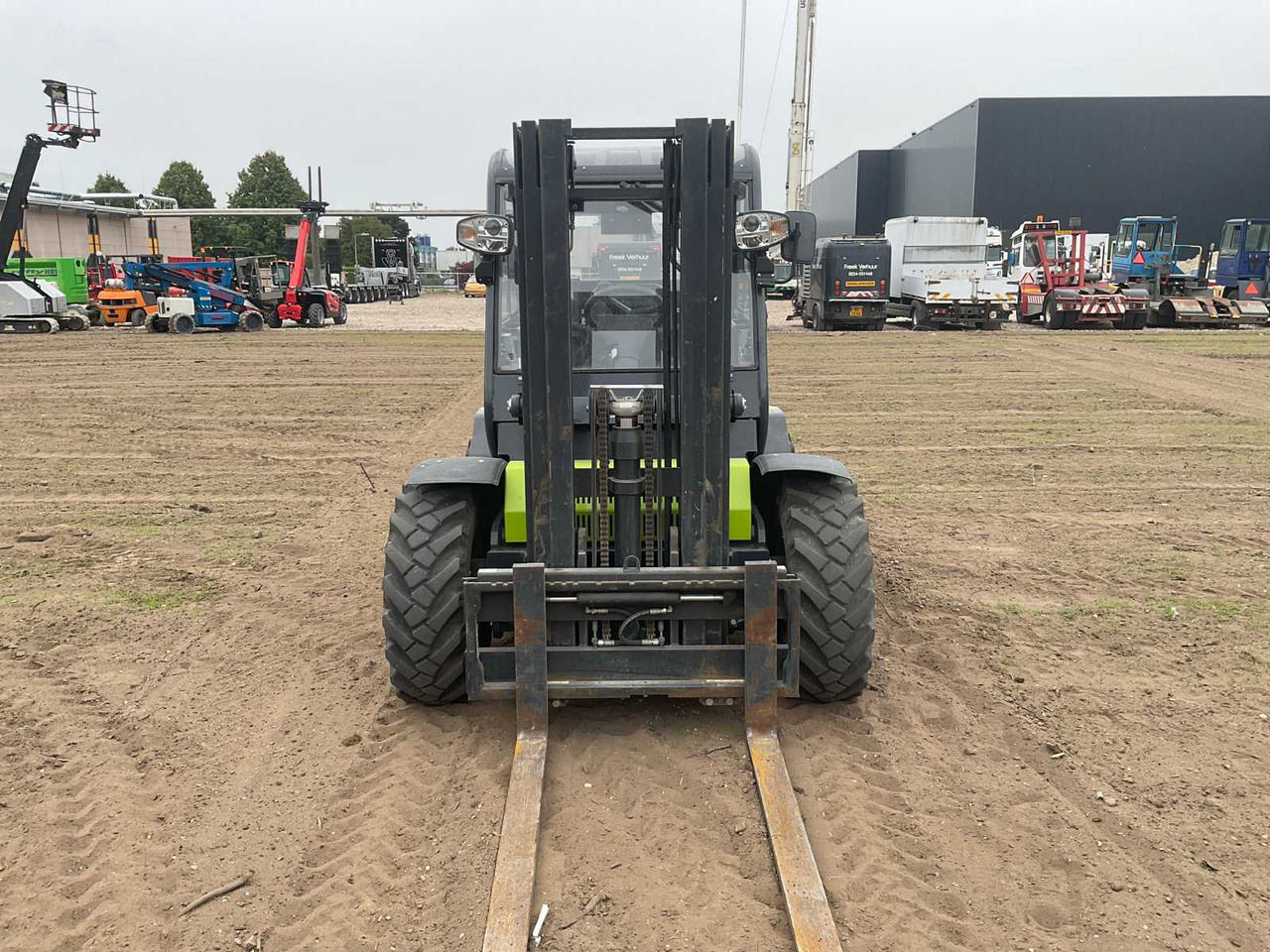 ARGIMAC TW25 4X4 ROUGH TERRAIN FORKLIFT - Viličar: slika ARGIMAC TW25 4X4 ROUGH TERRAIN FORKLIFT - Viličar ARGIMAC TW25 4X4 ROUGH TERRAIN FORKLIFT - Viličar: slika ARGIMAC TW25 4X4 ROUGH TERRAIN FORKLIFT - Viličar