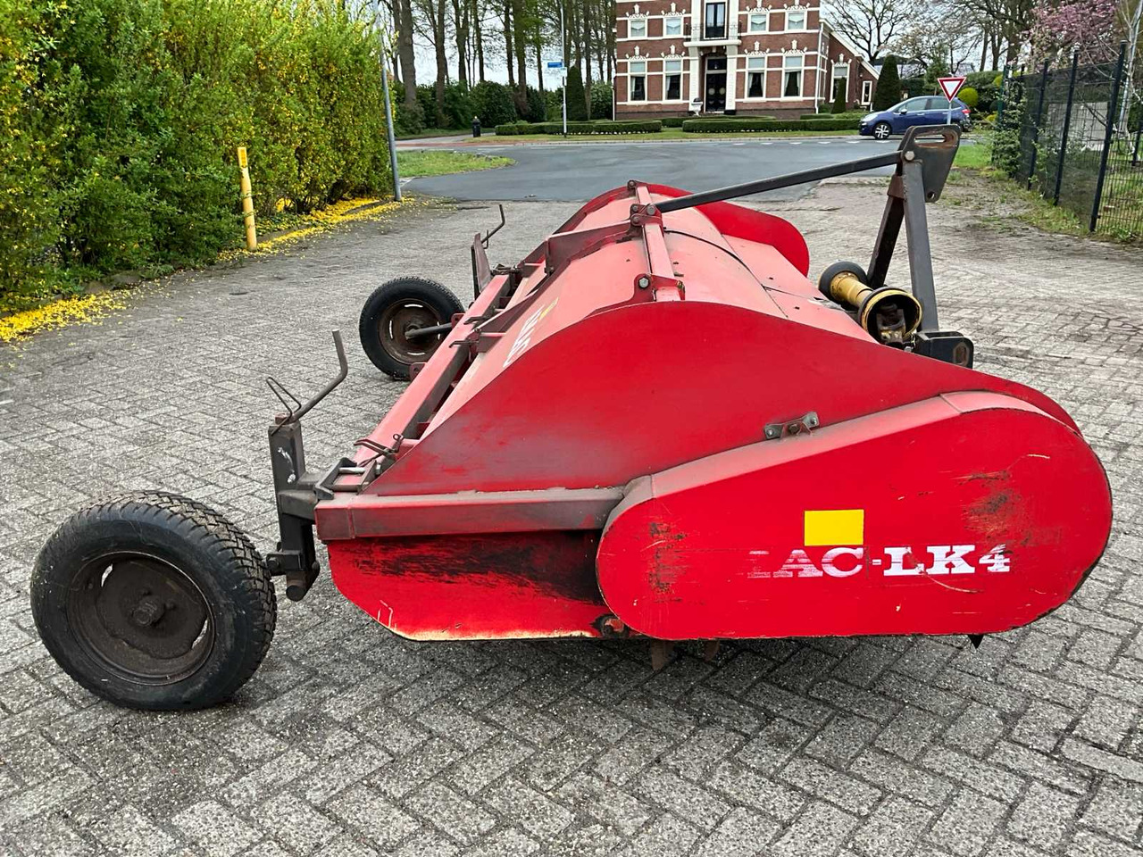 Amac LK-4 - Malčer za krumpir: slika Amac LK-4 - Malčer za krumpir Amac LK-4 - Malčer za krumpir: slika Amac LK-4 - Malčer za krumpir