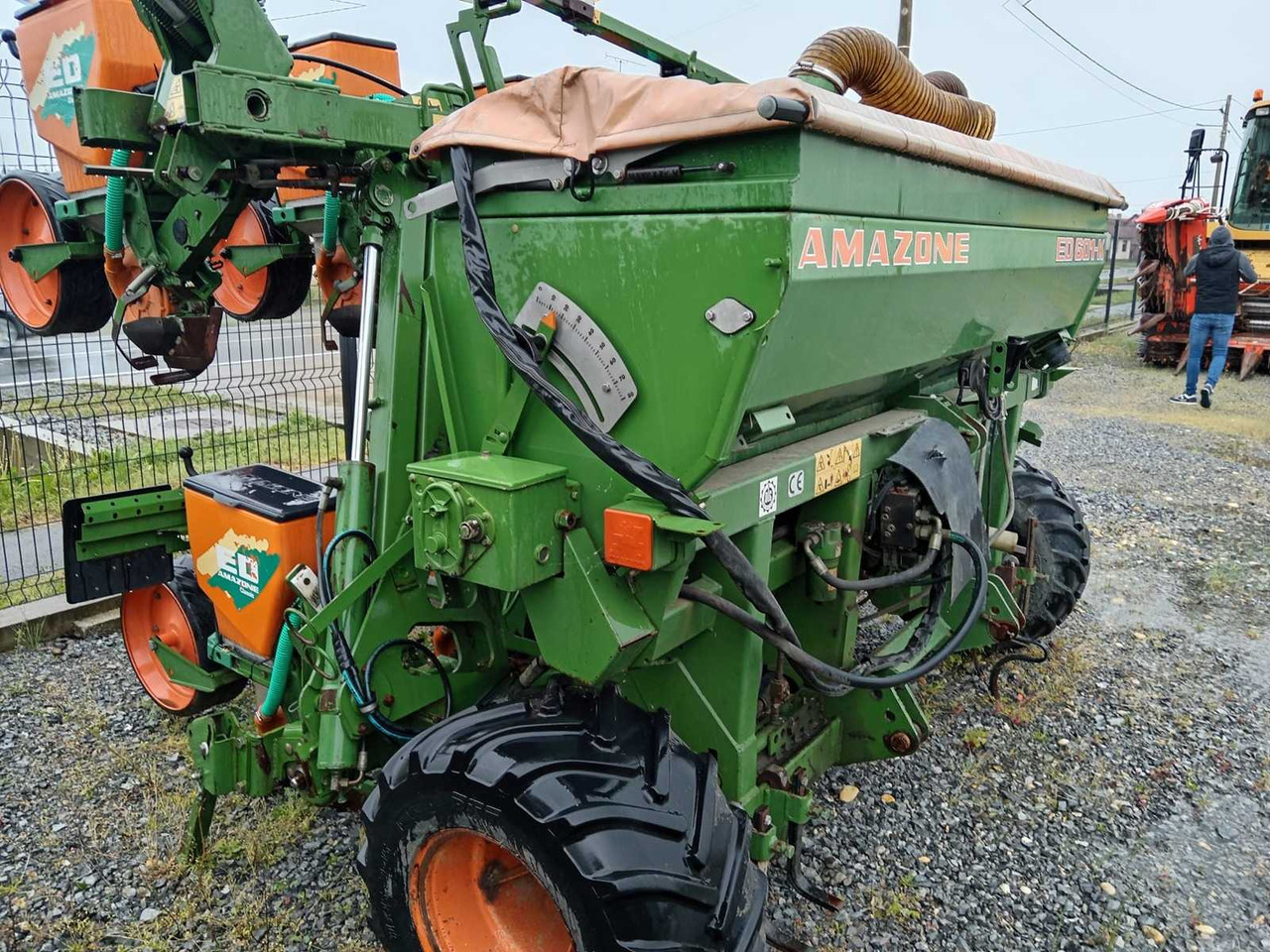 Amazone ED601K - Precizna sijačica: slika Amazone ED601K - Precizna sijačica Amazone ED601K - Precizna sijačica: slika Amazone ED601K - Precizna sijačica