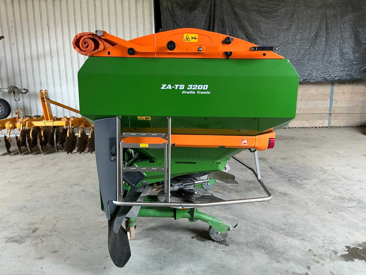 Rasipač gnojiva Amazone ZA-TS 3200: slika Rasipač gnojiva Amazone ZA-TS 3200 Rasipač gnojiva Amazone ZA-TS 3200: slika Rasipač gnojiva Amazone ZA-TS 3200