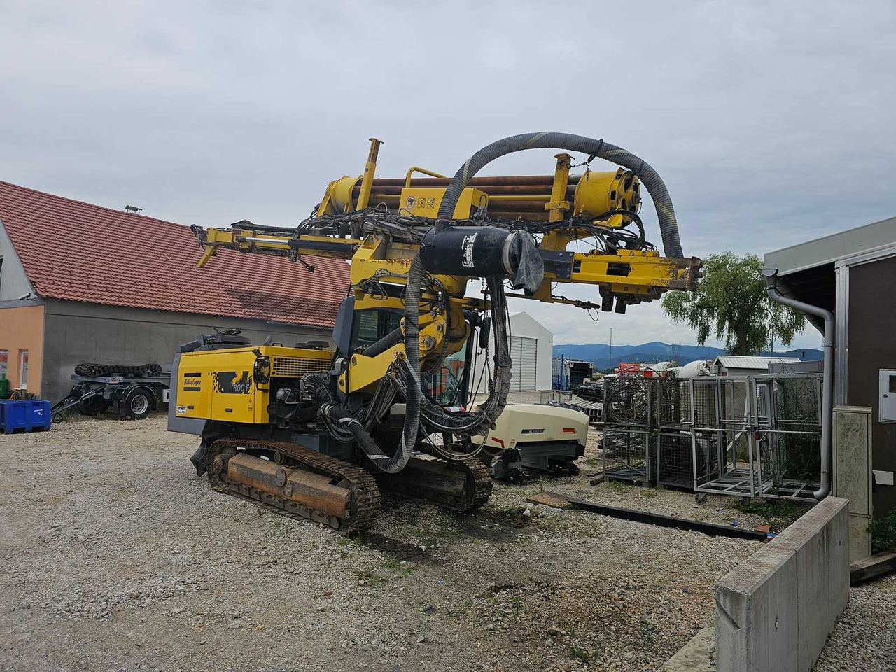 Atlas Copco ROC F9 - Platforma za bušenje: slika Atlas Copco ROC F9 - Platforma za bušenje Atlas Copco ROC F9 - Platforma za bušenje: slika Atlas Copco ROC F9 - Platforma za bušenje