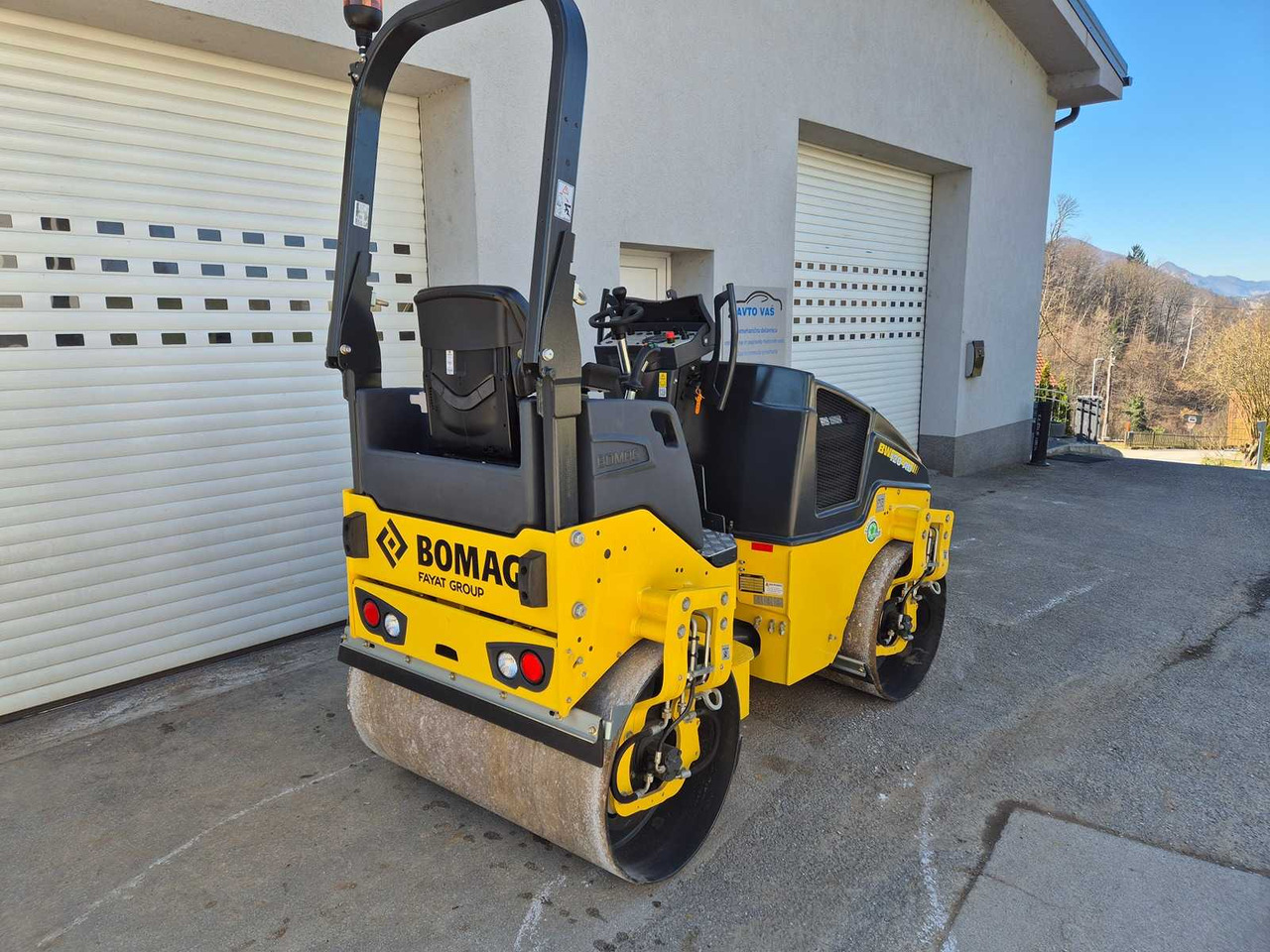 BOMAG BW 120 AD-5 - Cestovni valjak: slika BOMAG BW 120 AD-5 - Cestovni valjak BOMAG BW 120 AD-5 - Cestovni valjak: slika BOMAG BW 120 AD-5 - Cestovni valjak