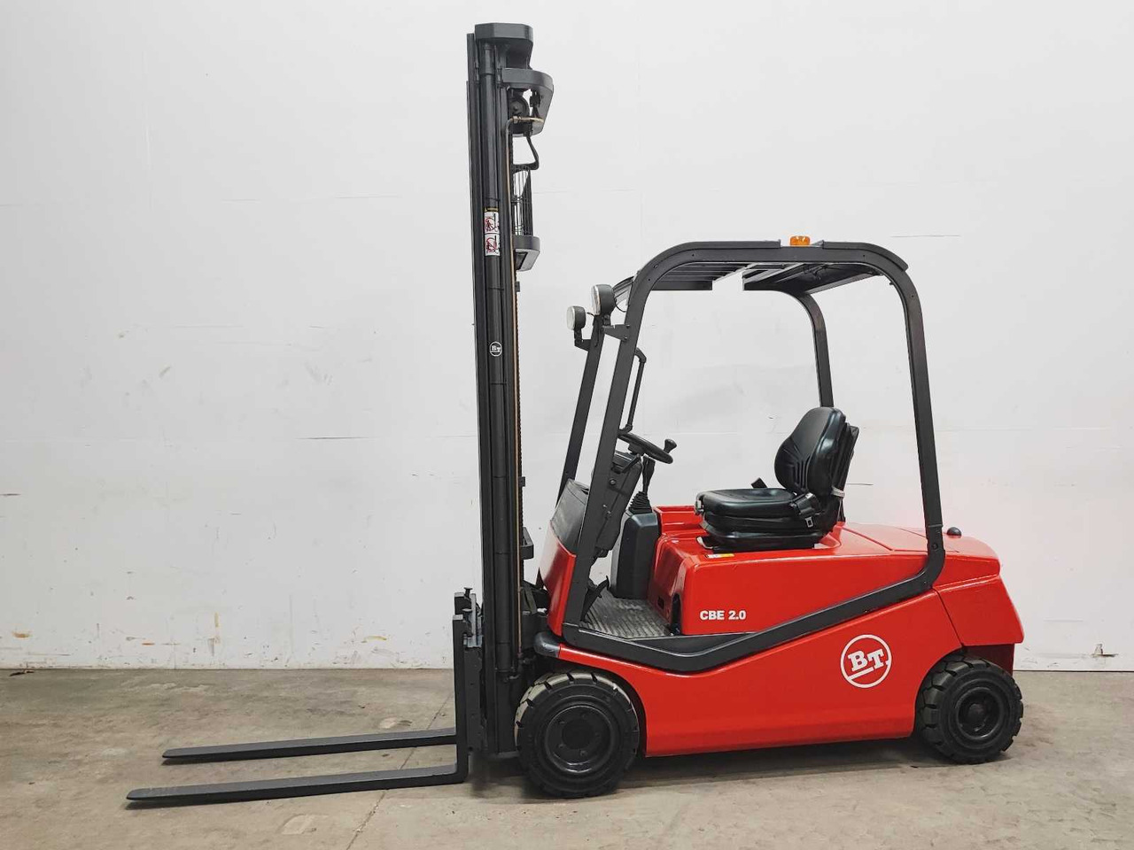 Viličar BT - 2002 - CBE 2.0F - FORKLIFT TRUCK: slika Viličar BT - 2002 - CBE 2.0F - FORKLIFT TRUCK