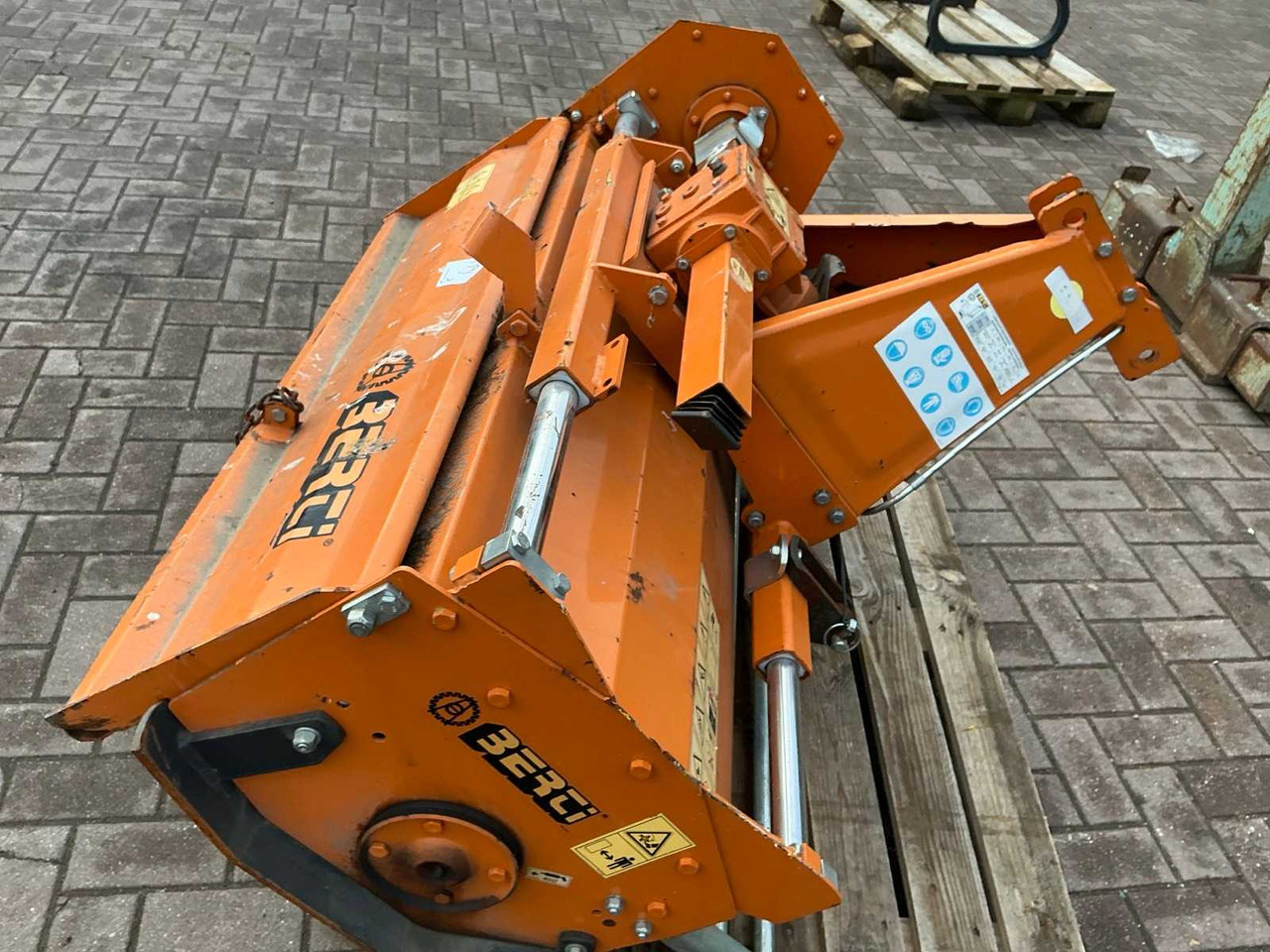 Berci Mercurio zappatrice 120 - Traktorska freza: slika Berci Mercurio zappatrice 120 - Traktorska freza Berci Mercurio zappatrice 120 - Traktorska freza: slika Berci Mercurio zappatrice 120 - Traktorska freza