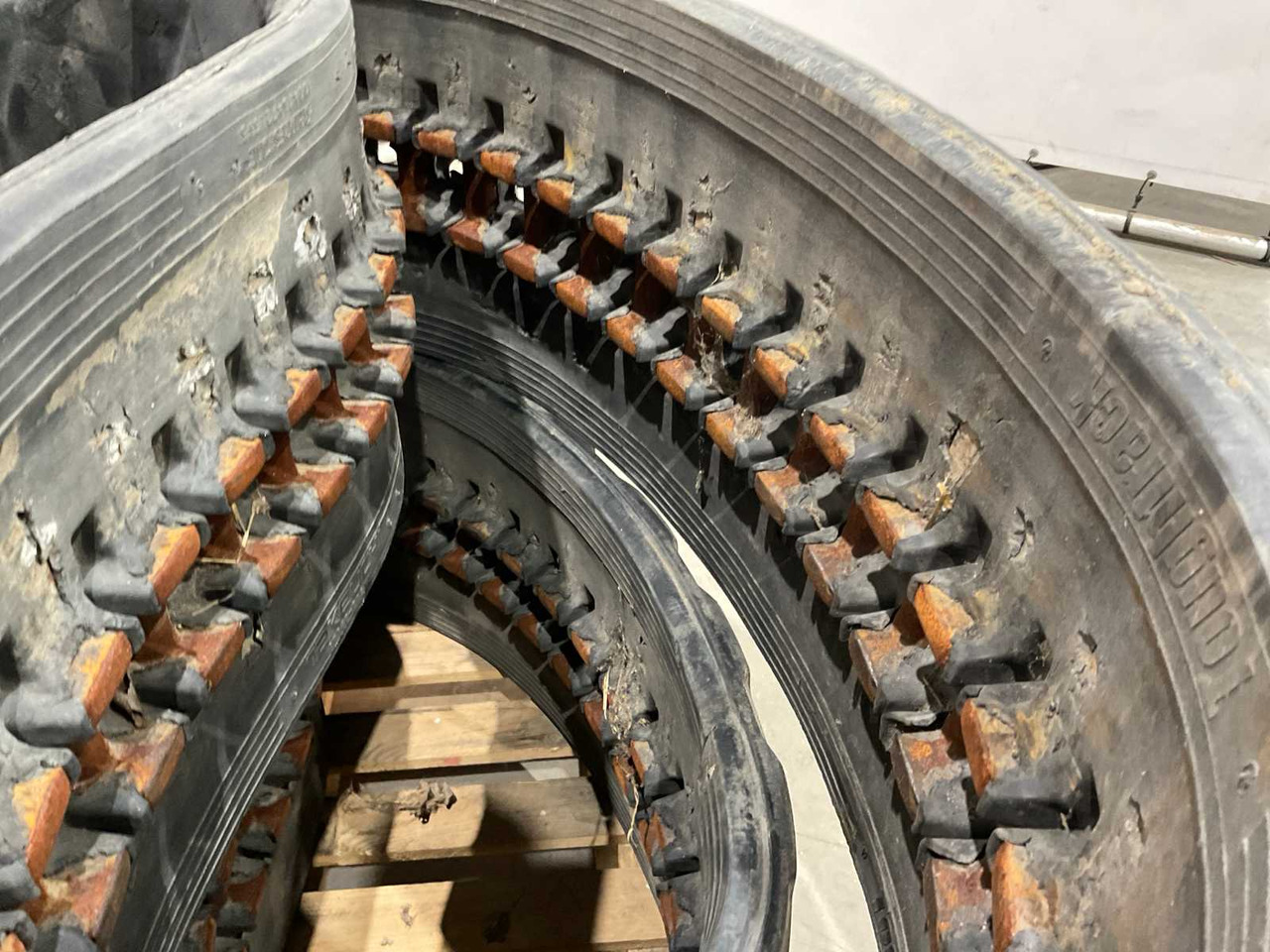 Bridgestone - Gume i felge za Traktor: slika Bridgestone - Gume i felge za Traktor Bridgestone - Gume i felge za Traktor: slika Bridgestone - Gume i felge za Traktor