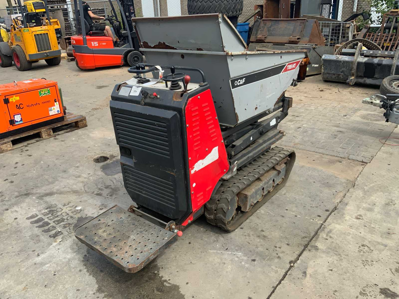 C&F T85 HT Traker - Istovarivač: slika C&F T85 HT Traker - Istovarivač C&F T85 HT Traker - Istovarivač: slika C&F T85 HT Traker - Istovarivač