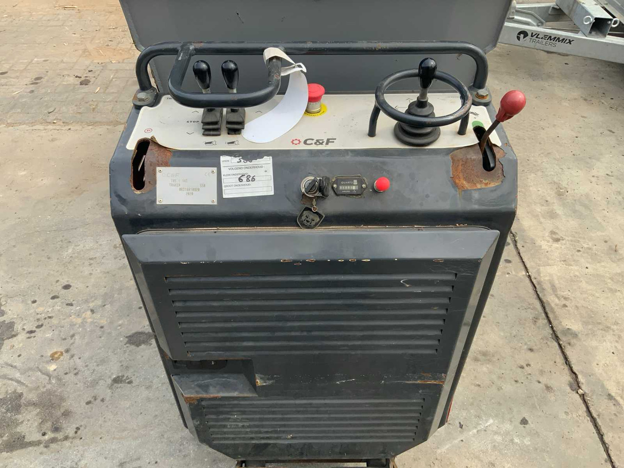 C&F T85 HT Traker - Istovarivač: slika C&F T85 HT Traker - Istovarivač C&F T85 HT Traker - Istovarivač: slika C&F T85 HT Traker - Istovarivač