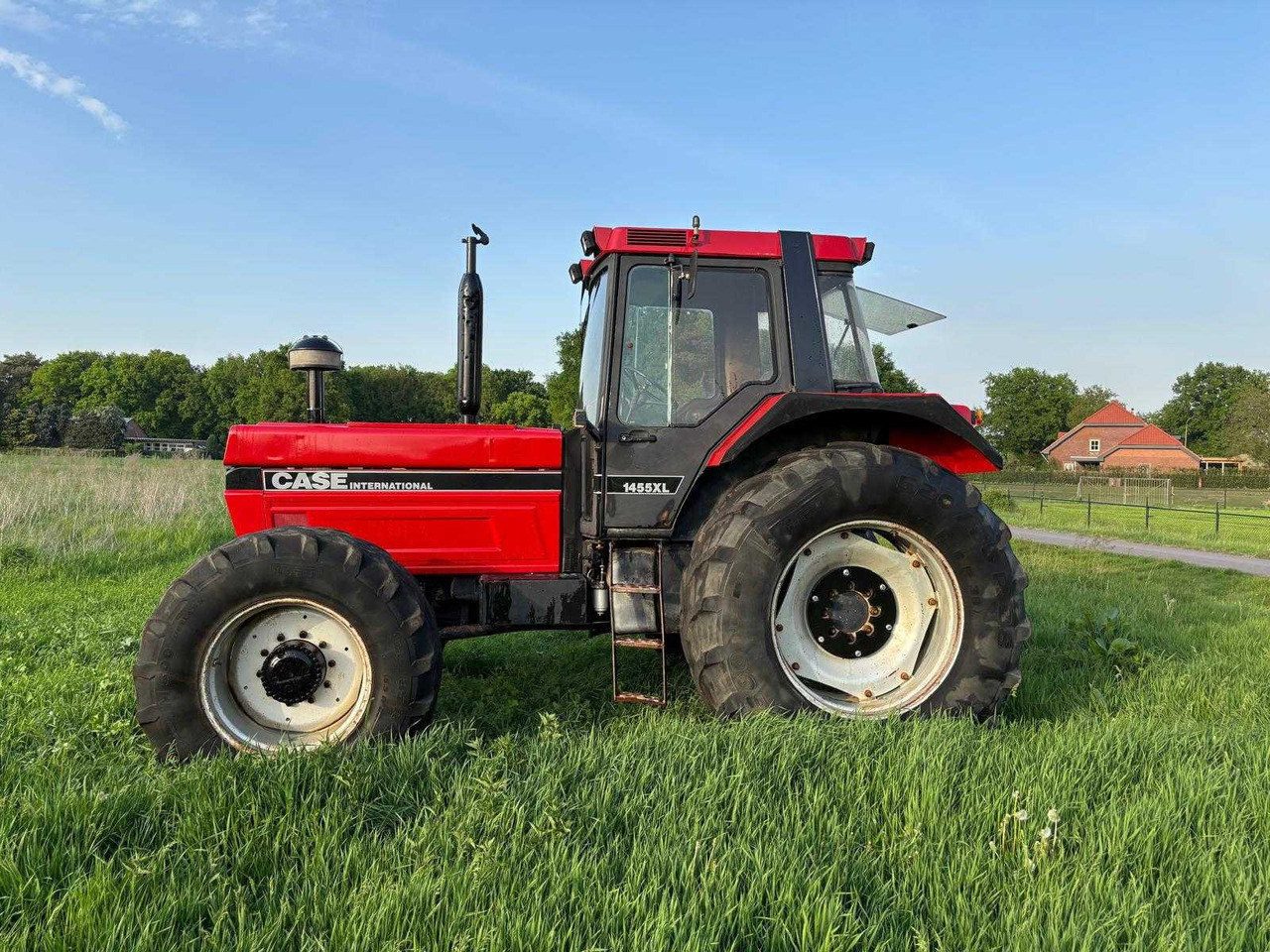 CASE INTERNATIONAL - 1988 - 1455 XL - ALL-WHEEL DRIVE FARM TRACTOR - Traktor: slika CASE INTERNATIONAL - 1988 - 1455 XL - ALL-WHEEL DRIVE FARM TRACTOR - Traktor CASE INTERNATIONAL - 1988 - 1455 XL - ALL-WHEEL DRIVE FARM TRACTOR - Traktor: slika CASE INTERNATIONAL - 1988 - 1455 XL - ALL-WHEEL DRIVE FARM TRACTOR - Traktor