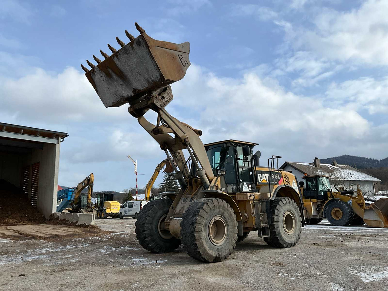 CAT 966K - Utovarivač na kotačima: slika CAT 966K - Utovarivač na kotačima CAT 966K - Utovarivač na kotačima: slika CAT 966K - Utovarivač na kotačima