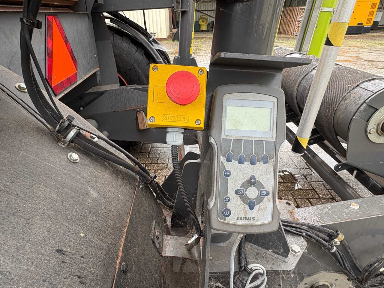 CLAAS ROLLANT 455 UNIWRAP 750 - Rolo balirka: slika CLAAS ROLLANT 455 UNIWRAP 750 - Rolo balirka CLAAS ROLLANT 455 UNIWRAP 750 - Rolo balirka: slika CLAAS ROLLANT 455 UNIWRAP 750 - Rolo balirka