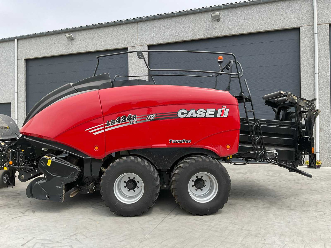 Case IH LB424R XLD - Rolo balirka: slika Case IH LB424R XLD - Rolo balirka Case IH LB424R XLD - Rolo balirka: slika Case IH LB424R XLD - Rolo balirka
