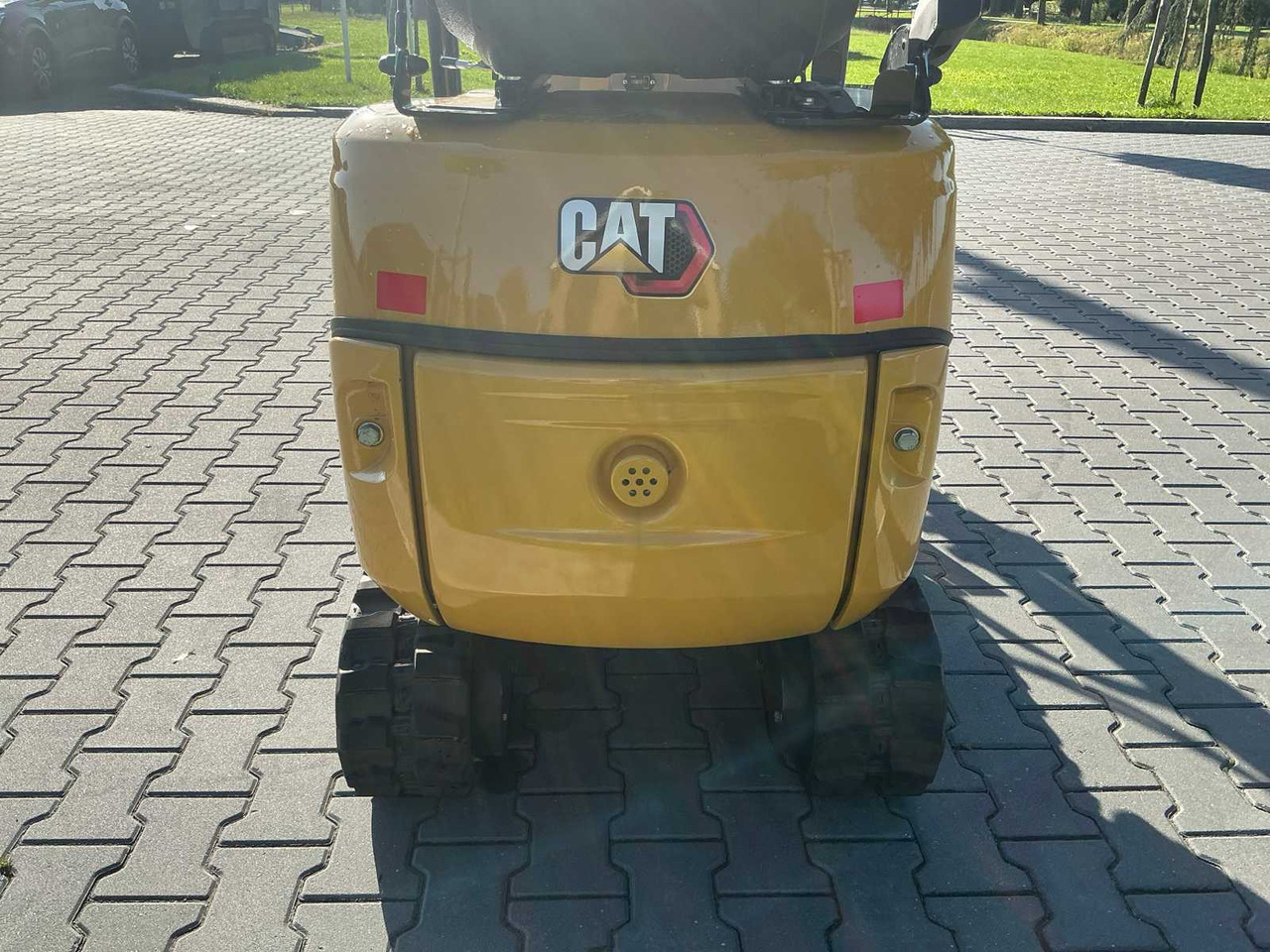 Mini bager Cat 300.9D: slika Mini bager Cat 300.9D