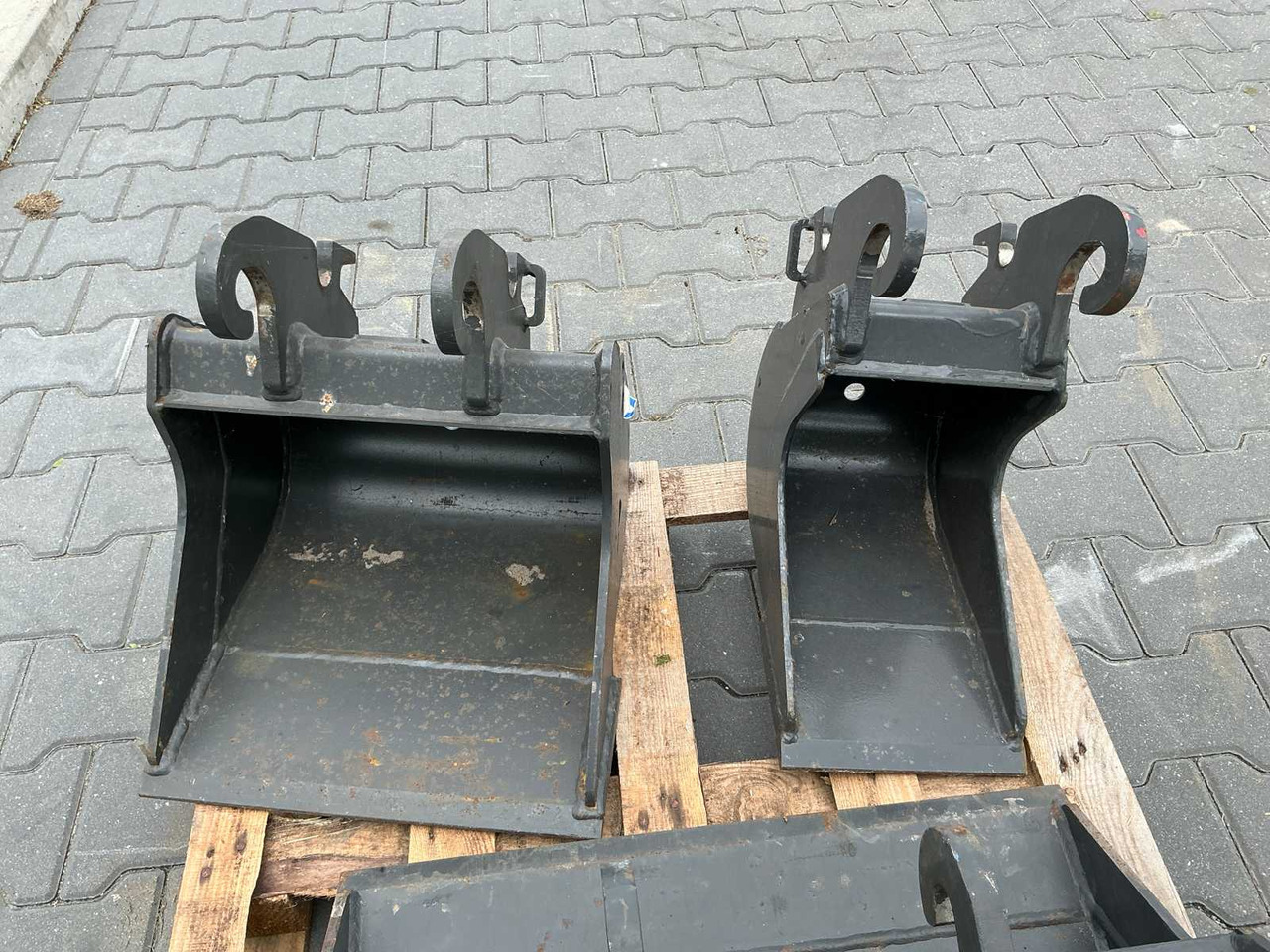 Mini bager Cat 300.9D: slika Mini bager Cat 300.9D