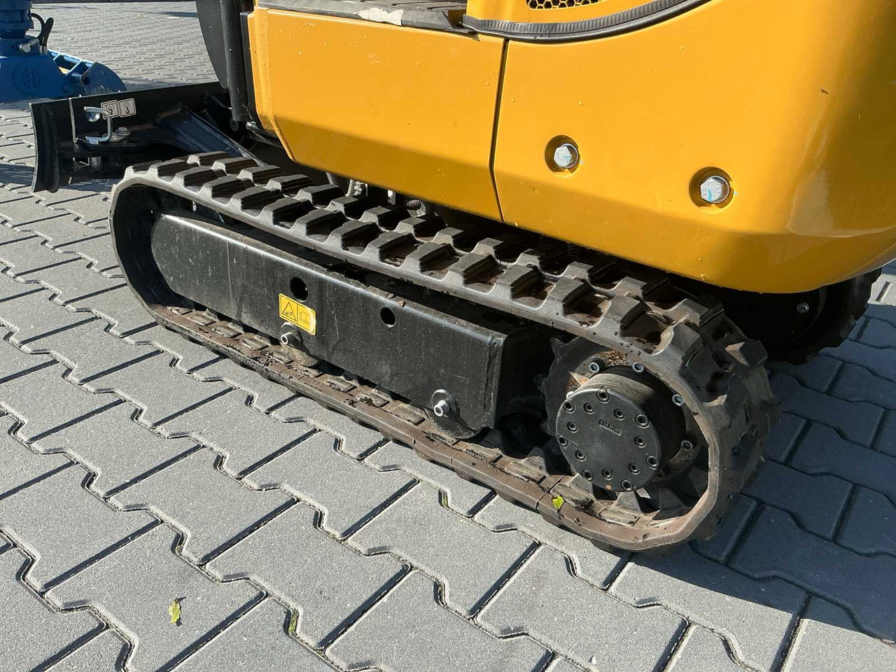 Mini bager Cat 300.9D: slika Mini bager Cat 300.9D