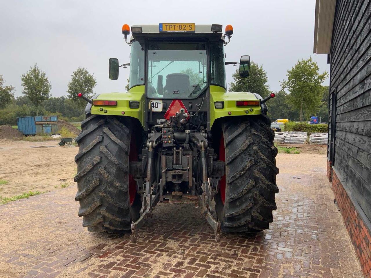 Claas Ares 826 RZ - Traktor: slika Claas Ares 826 RZ - Traktor Claas Ares 826 RZ - Traktor: slika Claas Ares 826 RZ - Traktor