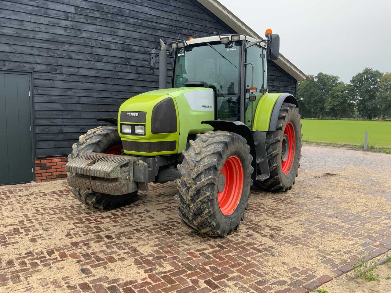 Claas Ares 826 RZ - Traktor: slika Claas Ares 826 RZ - Traktor Claas Ares 826 RZ - Traktor: slika Claas Ares 826 RZ - Traktor