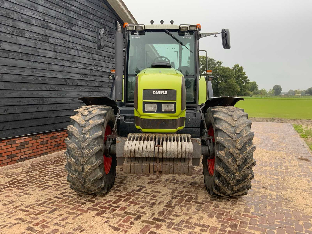 Claas Ares 826 RZ - Traktor: slika Claas Ares 826 RZ - Traktor Claas Ares 826 RZ - Traktor: slika Claas Ares 826 RZ - Traktor