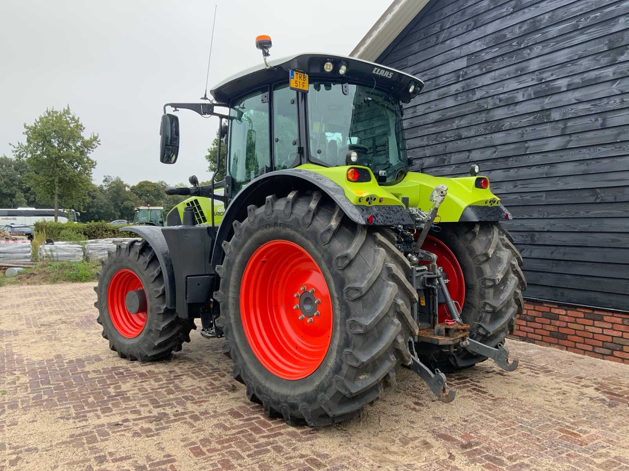 Claas Arion 650 - Traktor: slika Claas Arion 650 - Traktor Claas Arion 650 - Traktor: slika Claas Arion 650 - Traktor
