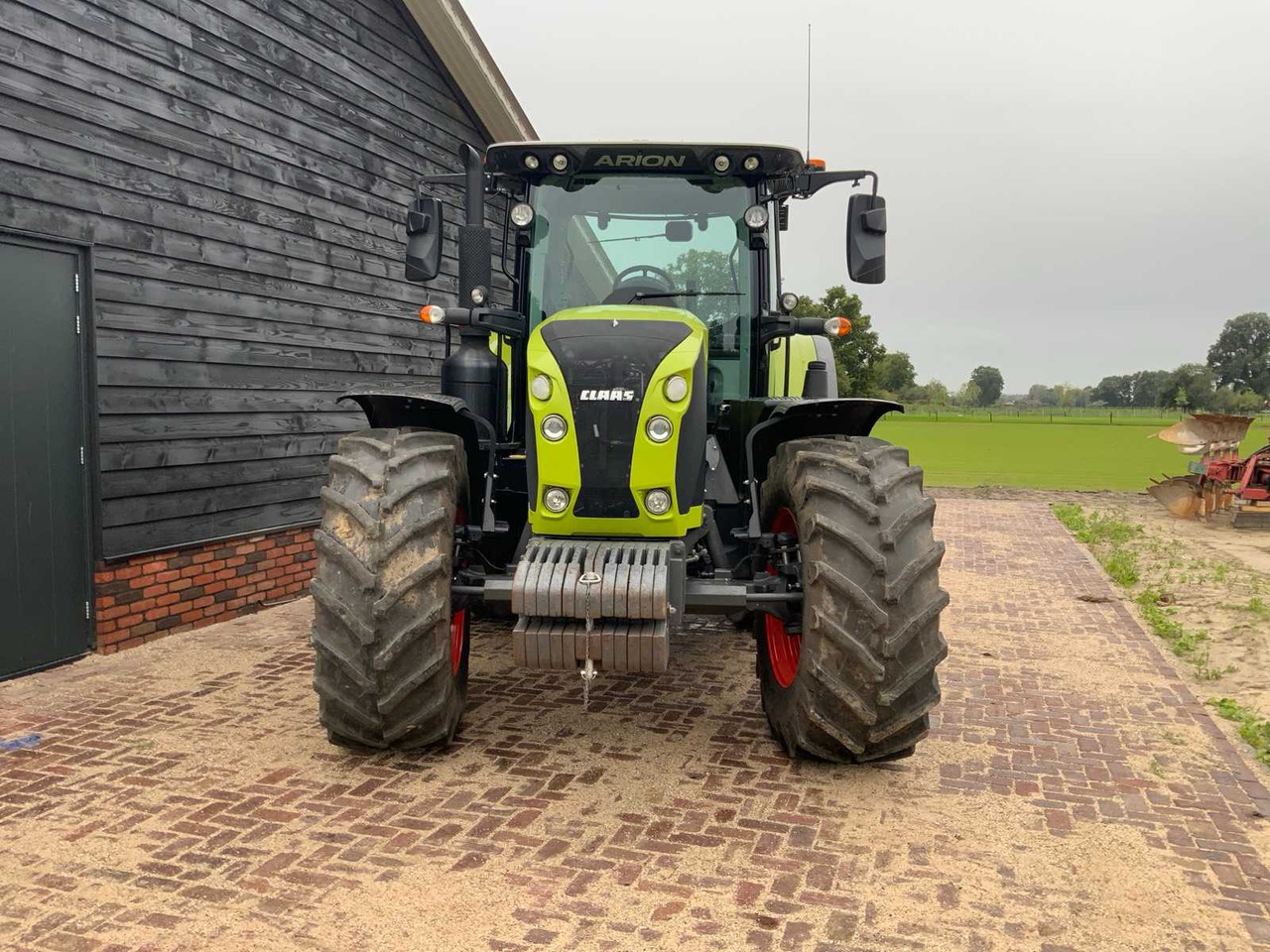 Claas Arion 650 - Traktor: slika Claas Arion 650 - Traktor Claas Arion 650 - Traktor: slika Claas Arion 650 - Traktor
