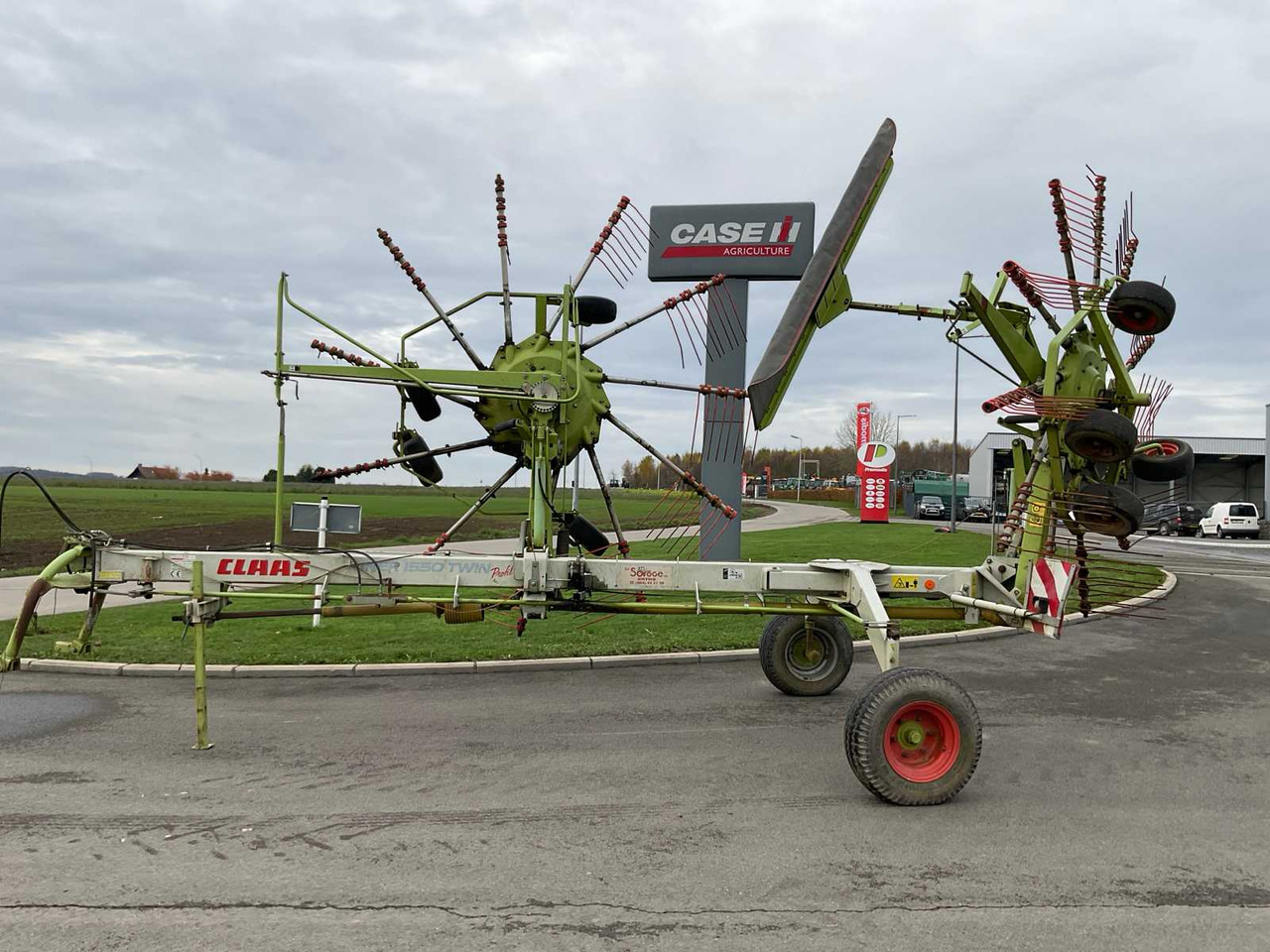 Claas Liner 1550 Twin - Oprema za prevrtanje sijena: slika Claas Liner 1550 Twin - Oprema za prevrtanje sijena Claas Liner 1550 Twin - Oprema za prevrtanje sijena: slika Claas Liner 1550 Twin - Oprema za prevrtanje sijena
