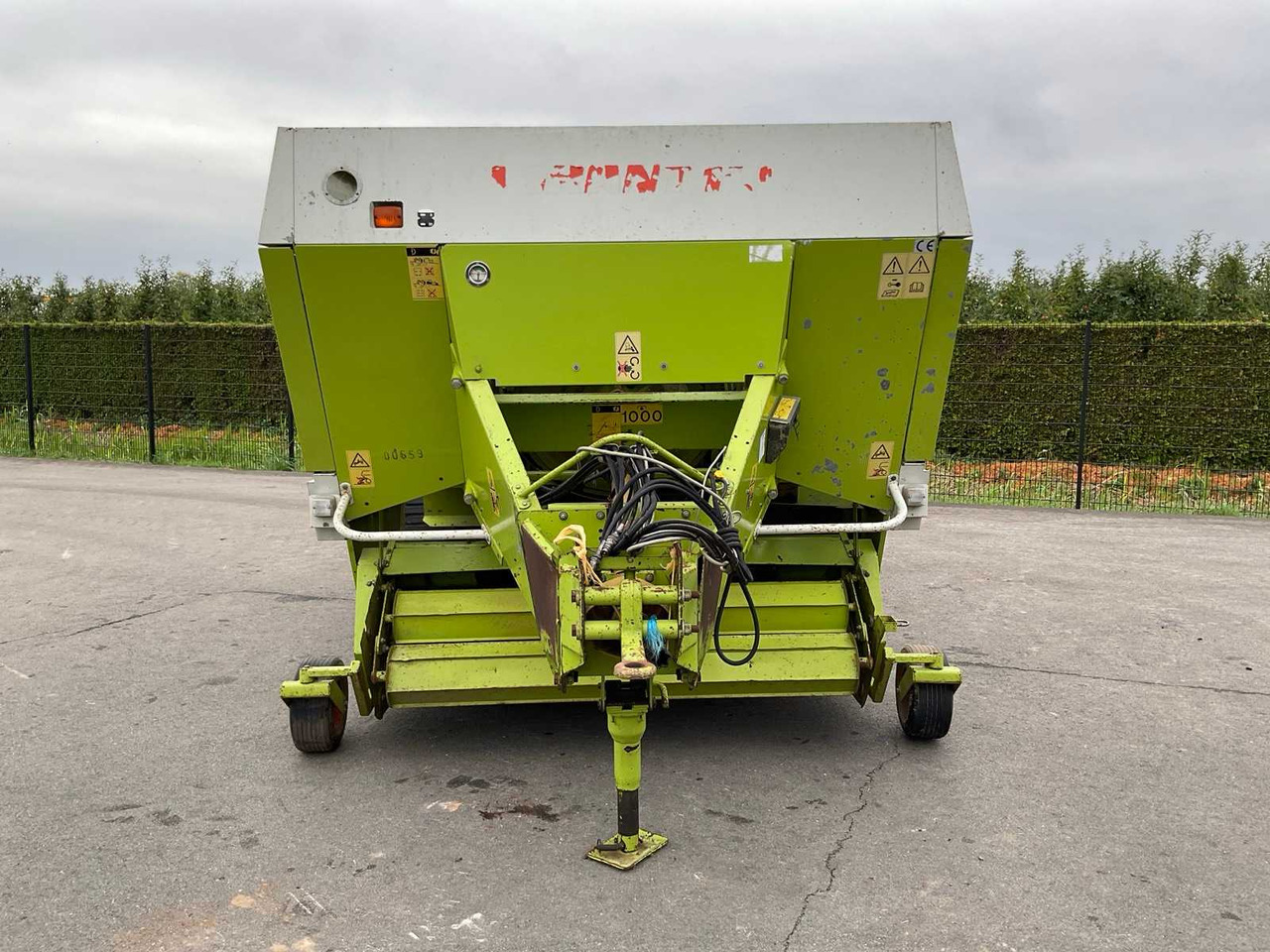 Claas Quadrant 1200 RC - Kvadratna balirka: slika Claas Quadrant 1200 RC - Kvadratna balirka Claas Quadrant 1200 RC - Kvadratna balirka: slika Claas Quadrant 1200 RC - Kvadratna balirka