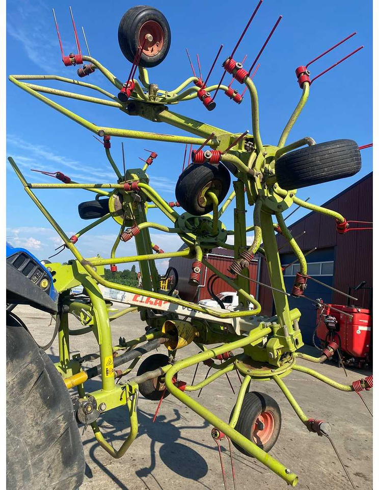 Claas VOLTO 770 - Oprema za prevrtanje sijena: slika Claas VOLTO 770 - Oprema za prevrtanje sijena Claas VOLTO 770 - Oprema za prevrtanje sijena: slika Claas VOLTO 770 - Oprema za prevrtanje sijena