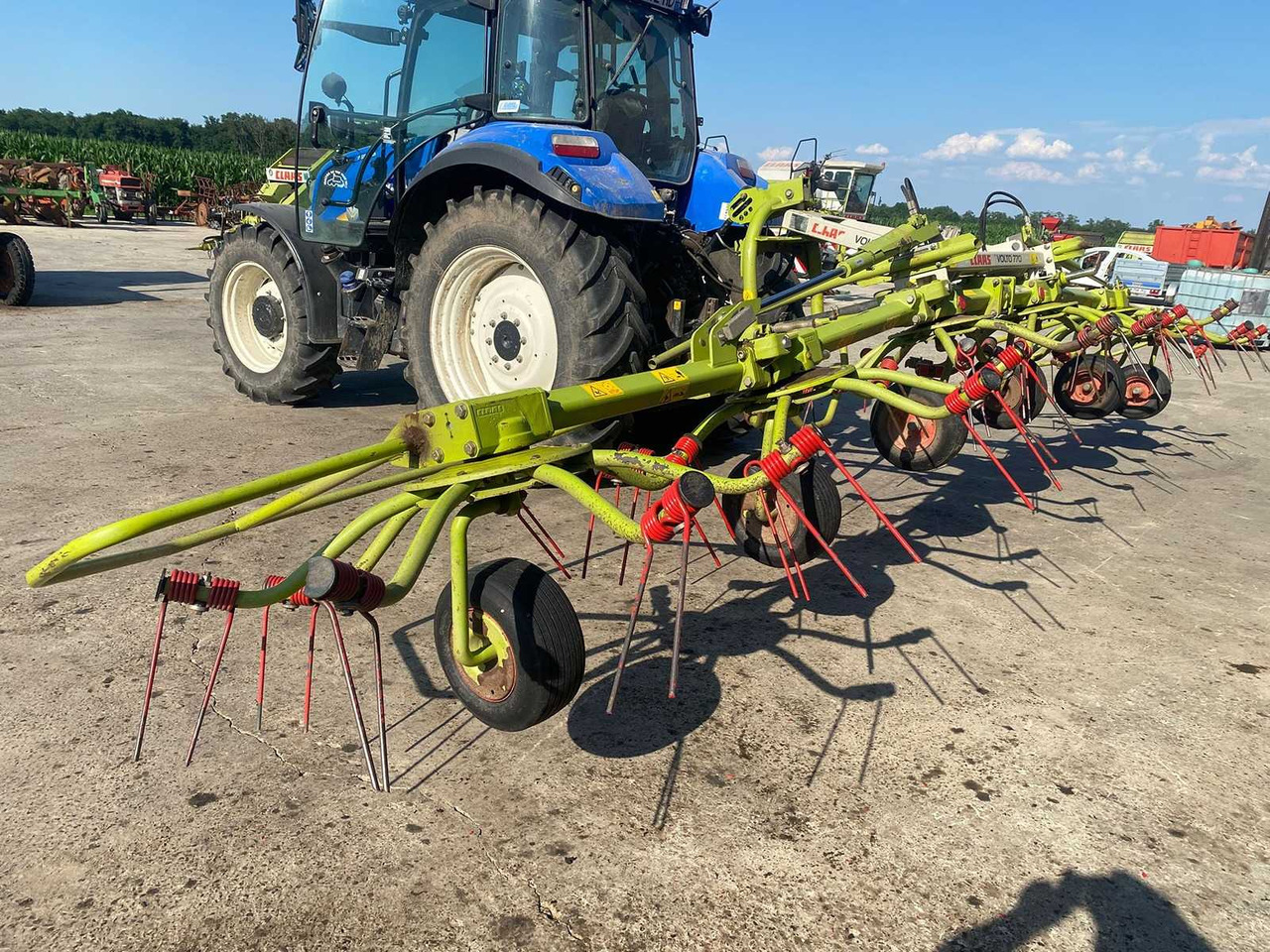 Claas VOLTO 770 - Oprema za prevrtanje sijena: slika Claas VOLTO 770 - Oprema za prevrtanje sijena Claas VOLTO 770 - Oprema za prevrtanje sijena: slika Claas VOLTO 770 - Oprema za prevrtanje sijena