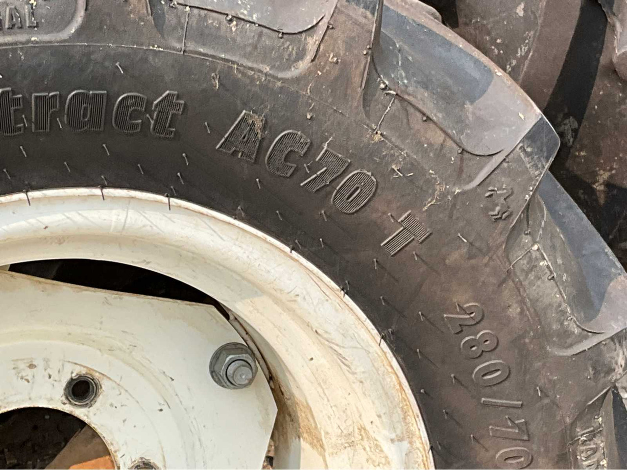 Gume i felge za Traktor Continental Contract AC70 T: slika Gume i felge za Traktor Continental Contract AC70 T