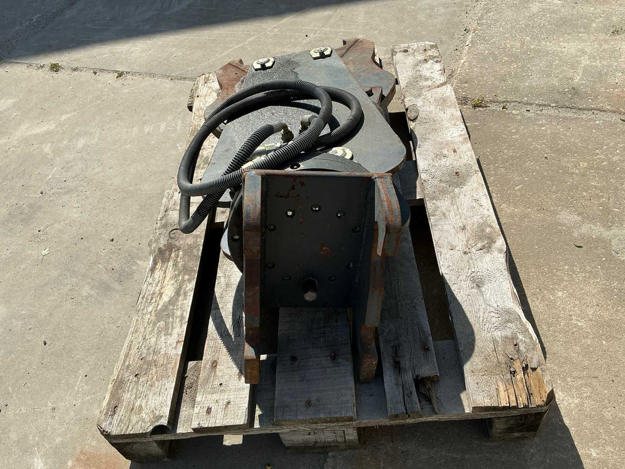 Crusher squeezer concrete - Oprema za beton/ Betoniranje: slika Crusher squeezer concrete - Oprema za beton/ Betoniranje Crusher squeezer concrete - Oprema za beton/ Betoniranje: slika Crusher squeezer concrete - Oprema za beton/ Betoniranje