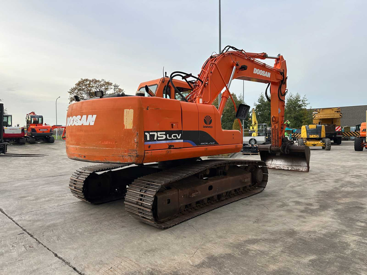 DOOSAN - 2005 - 175 LC-V - CRAWLER EXCAVATOR - Bager: slika DOOSAN - 2005 - 175 LC-V - CRAWLER EXCAVATOR - Bager DOOSAN - 2005 - 175 LC-V - CRAWLER EXCAVATOR - Bager: slika DOOSAN - 2005 - 175 LC-V - CRAWLER EXCAVATOR - Bager