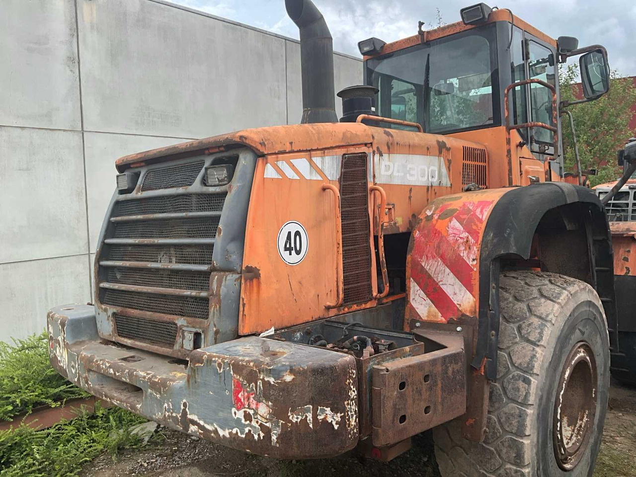 DOOSAN DL300 - Utovarivač na kotačima: slika DOOSAN DL300 - Utovarivač na kotačima DOOSAN DL300 - Utovarivač na kotačima: slika DOOSAN DL300 - Utovarivač na kotačima