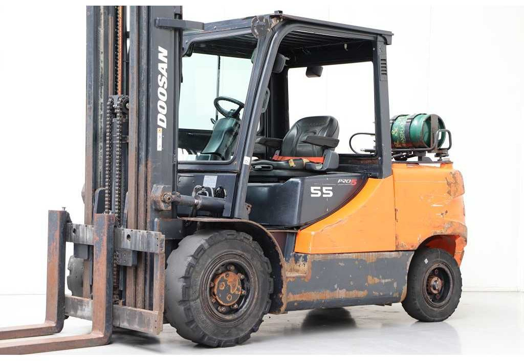 DOOSAN - G55SC-5 - FORKLIFT TRUCK, TRIPLEX, 3RD VALVE, LPG - Viličar: slika DOOSAN - G55SC-5 - FORKLIFT TRUCK, TRIPLEX, 3RD VALVE, LPG - Viličar DOOSAN - G55SC-5 - FORKLIFT TRUCK, TRIPLEX, 3RD VALVE, LPG - Viličar: slika DOOSAN - G55SC-5 - FORKLIFT TRUCK, TRIPLEX, 3RD VALVE, LPG - Viličar