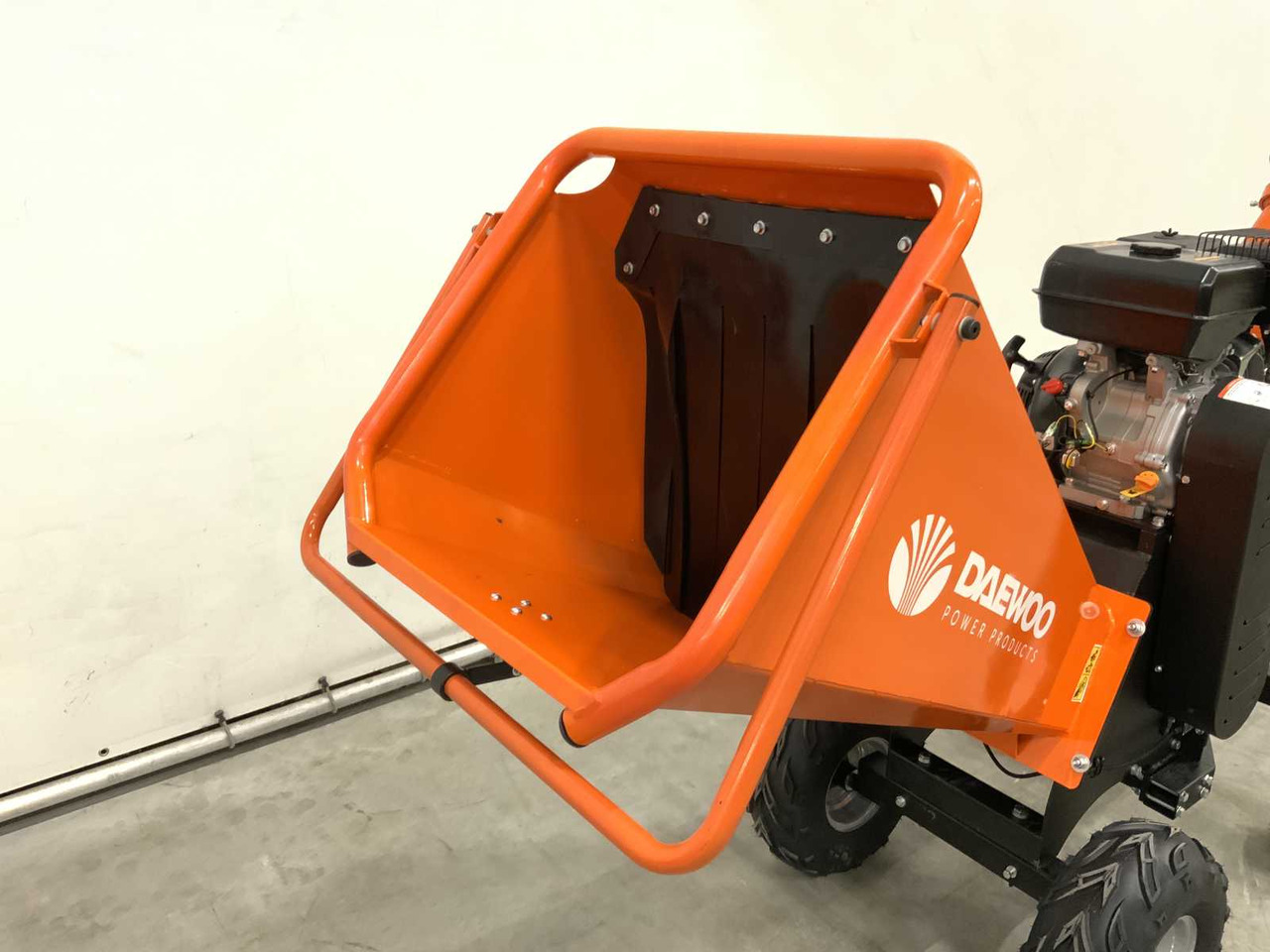 Daewoo DWFKCC350PRO - Drobilica za drvo: slika Daewoo DWFKCC350PRO - Drobilica za drvo Daewoo DWFKCC350PRO - Drobilica za drvo: slika Daewoo DWFKCC350PRO - Drobilica za drvo
