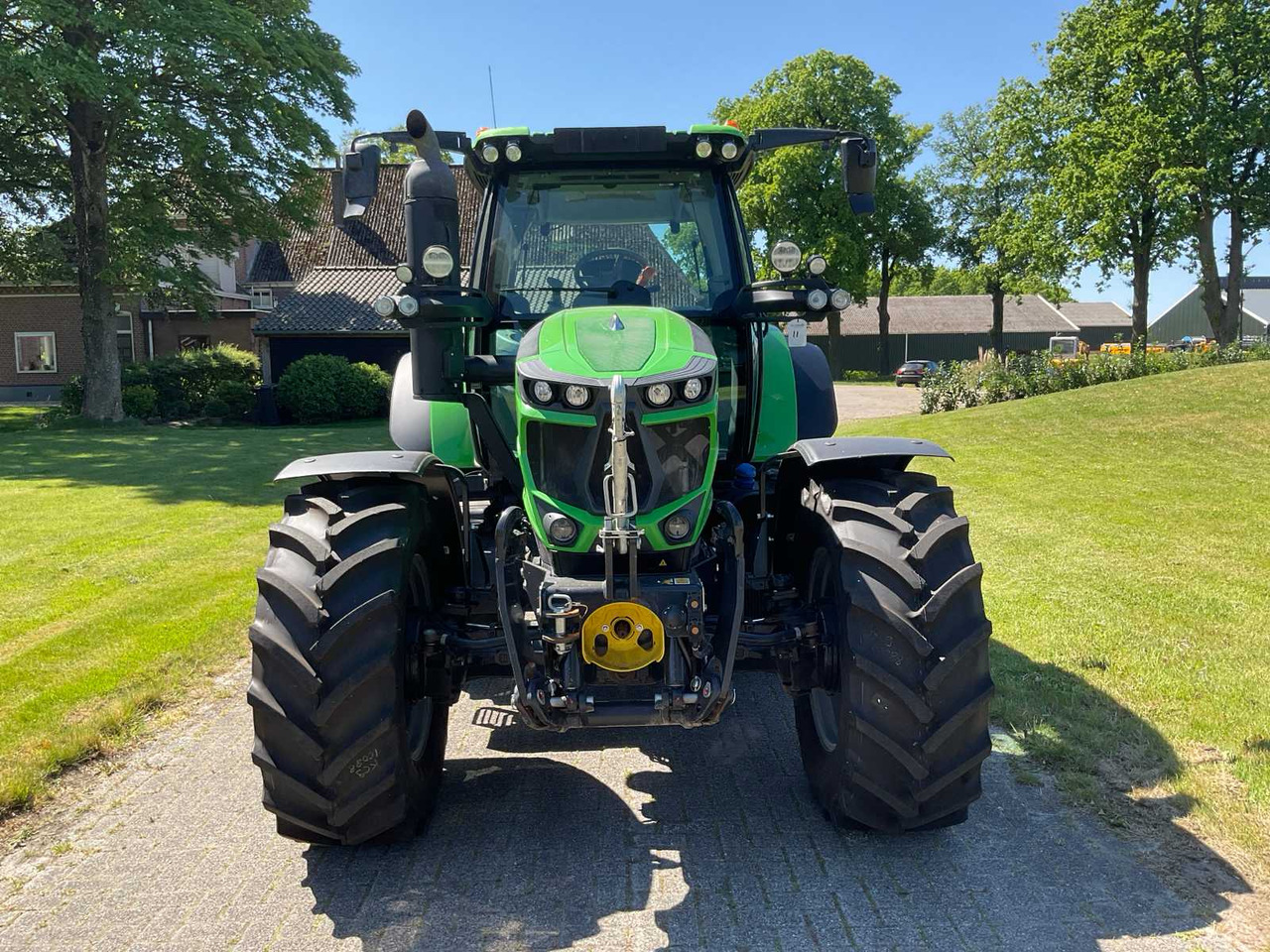 Traktor Deutz-Fahr 6140 TTV: slika Traktor Deutz-Fahr 6140 TTV