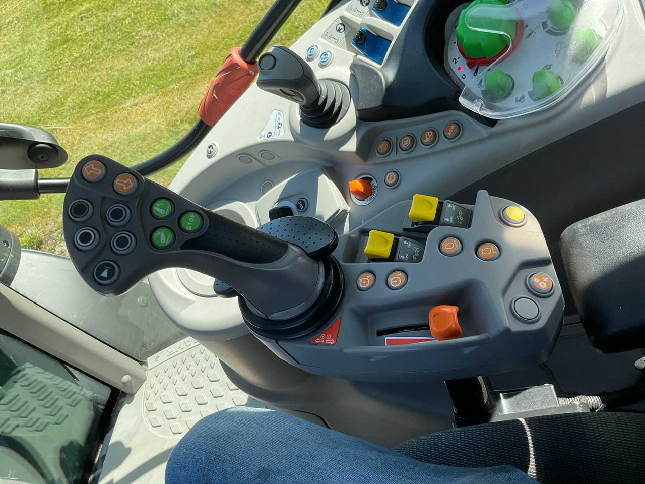 Traktor Deutz-Fahr 6140 TTV: slika Traktor Deutz-Fahr 6140 TTV