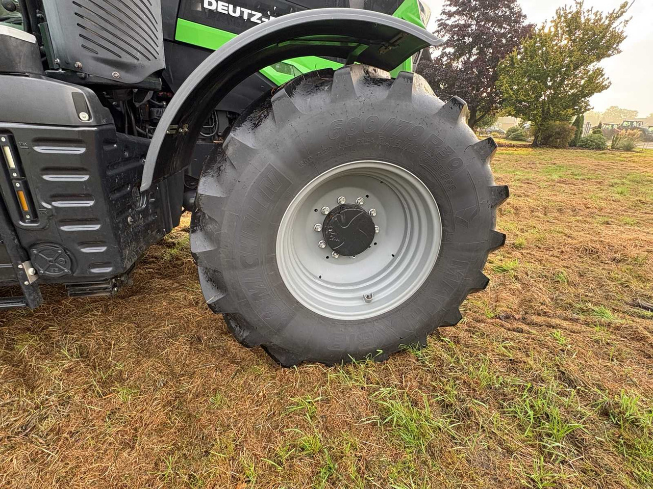 Traktor Deutz-Fahr 8280 TTV: slika Traktor Deutz-Fahr 8280 TTV Traktor Deutz-Fahr 8280 TTV: slika Traktor Deutz-Fahr 8280 TTV