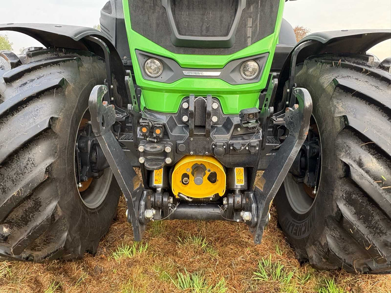 Traktor Deutz-Fahr 8280 TTV: slika Traktor Deutz-Fahr 8280 TTV Traktor Deutz-Fahr 8280 TTV: slika Traktor Deutz-Fahr 8280 TTV