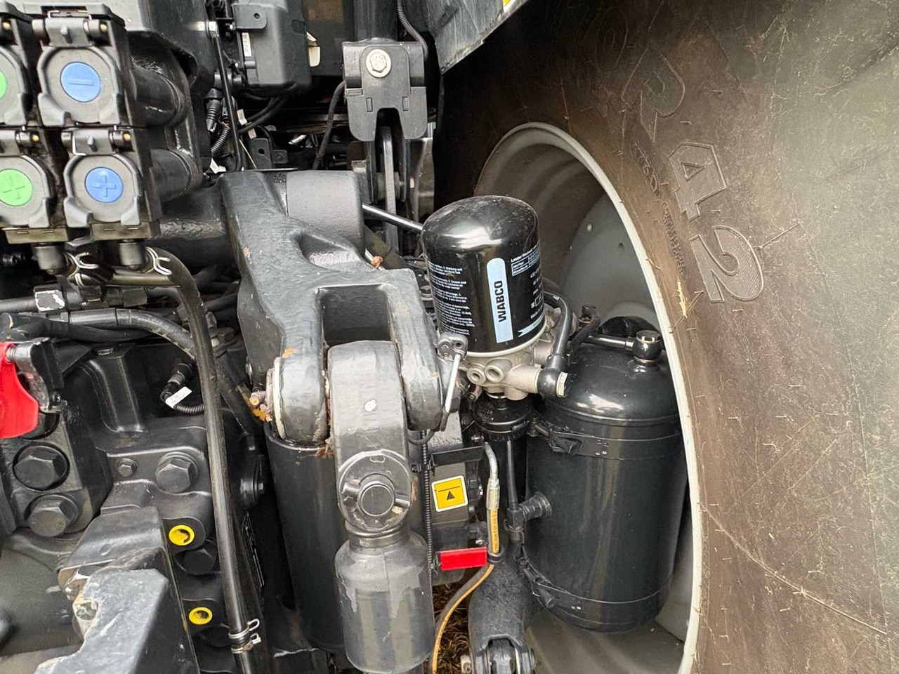 Traktor Deutz-Fahr 8280 TTV: slika Traktor Deutz-Fahr 8280 TTV Traktor Deutz-Fahr 8280 TTV: slika Traktor Deutz-Fahr 8280 TTV