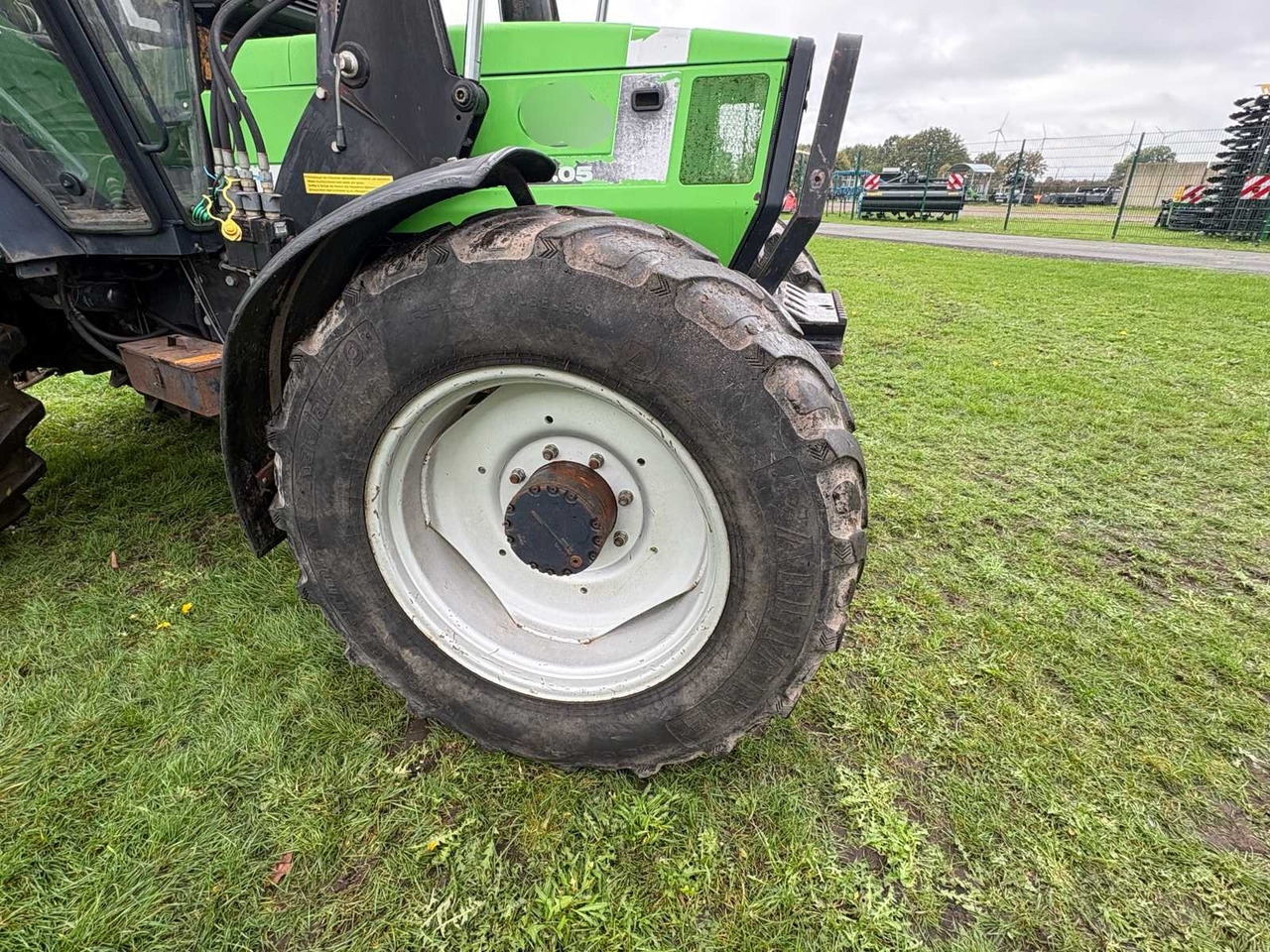 Deutz-Fahr DX 6.05 - Traktor: slika Deutz-Fahr DX 6.05 - Traktor Deutz-Fahr DX 6.05 - Traktor: slika Deutz-Fahr DX 6.05 - Traktor