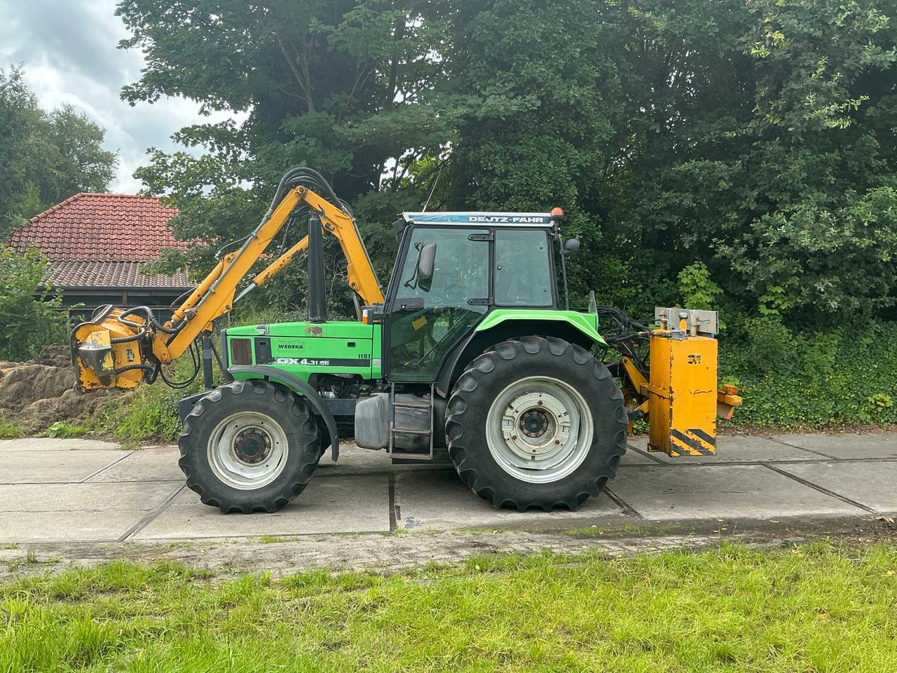 Deutz-fahr DX4.31 SE - Traktor: slika Deutz-fahr DX4.31 SE - Traktor Deutz-fahr DX4.31 SE - Traktor: slika Deutz-fahr DX4.31 SE - Traktor