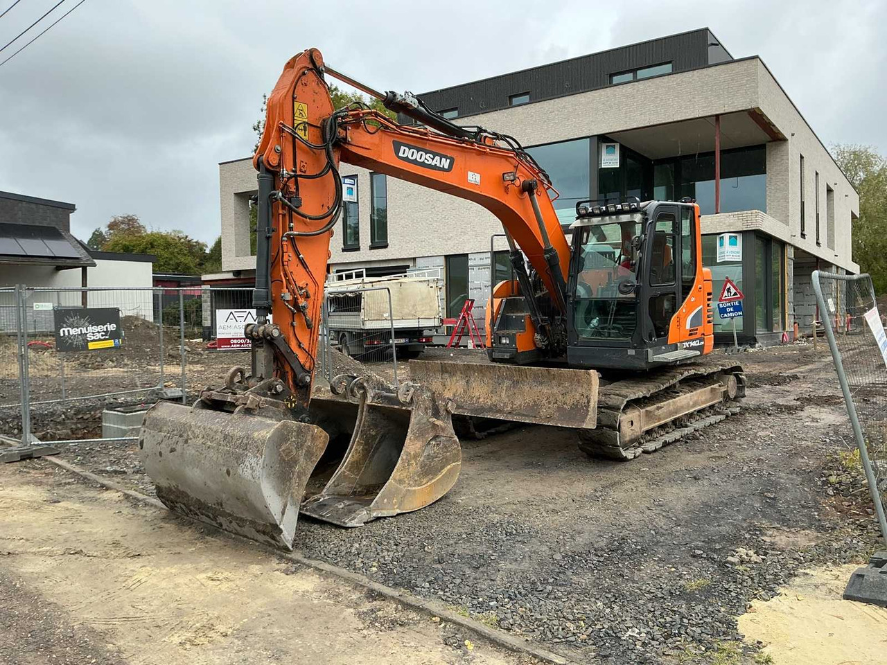 Doosan Crawler excavator Dx140lcr - Bager gusjeničar: slika Doosan Crawler excavator Dx140lcr - Bager gusjeničar Doosan Crawler excavator Dx140lcr - Bager gusjeničar: slika Doosan Crawler excavator Dx140lcr - Bager gusjeničar