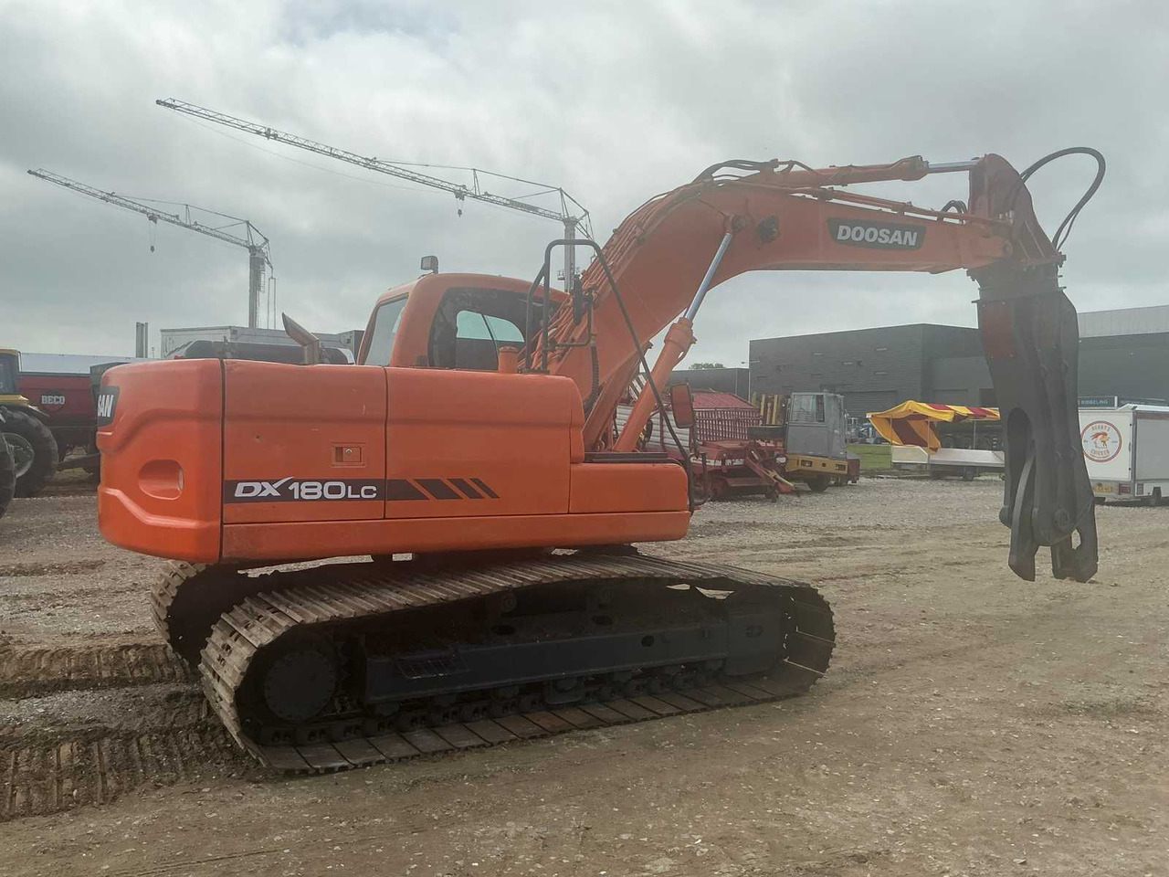 Doosan DX180LC - Bager gusjeničar: slika Doosan DX180LC - Bager gusjeničar Doosan DX180LC - Bager gusjeničar: slika Doosan DX180LC - Bager gusjeničar
