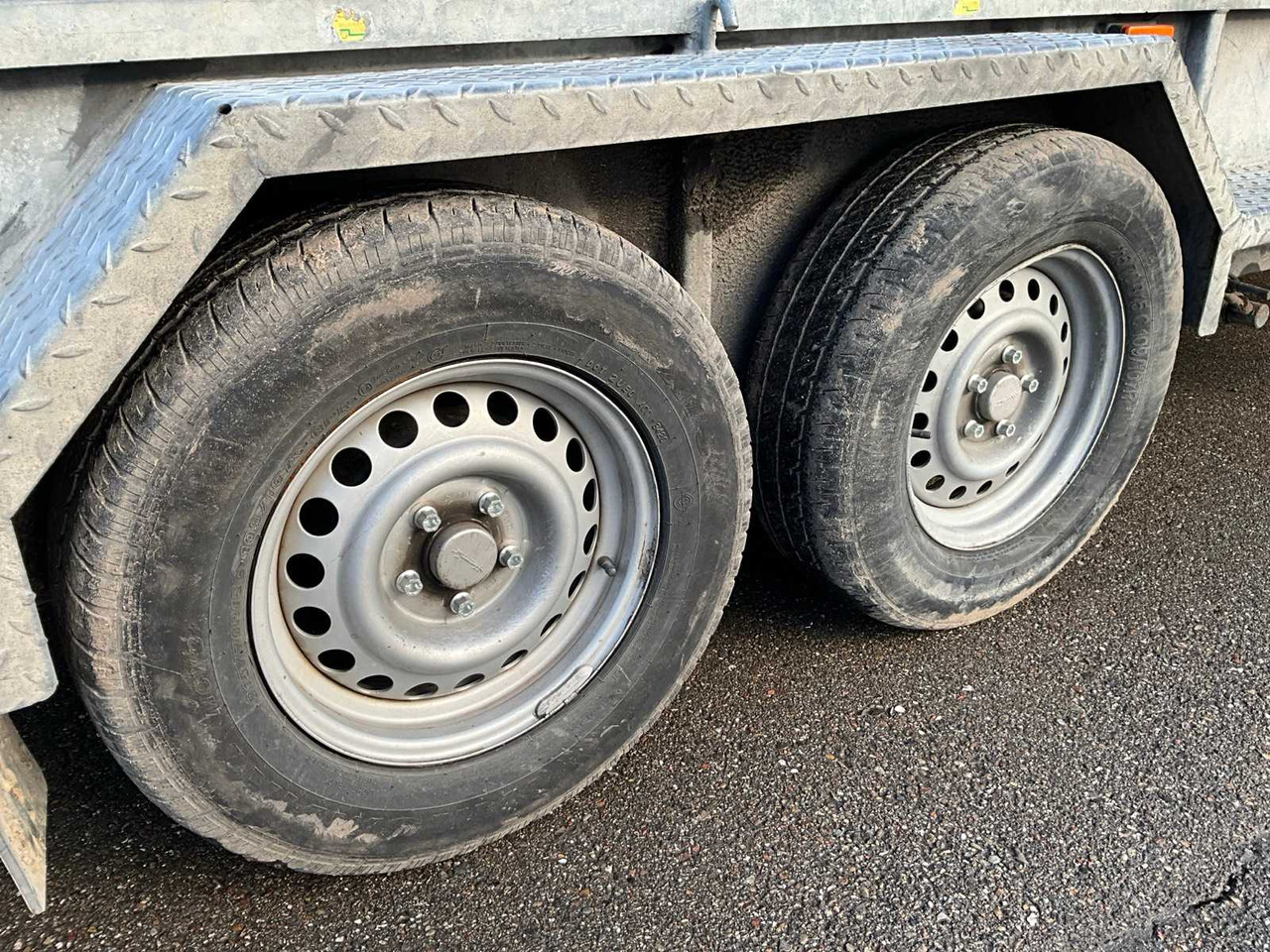 Dostavno vozilo COMMERCIAL VEHICLE WITH TRAILER: slika Dostavno vozilo COMMERCIAL VEHICLE WITH TRAILER Dostavno vozilo COMMERCIAL VEHICLE WITH TRAILER: slika Dostavno vozilo COMMERCIAL VEHICLE WITH TRAILER