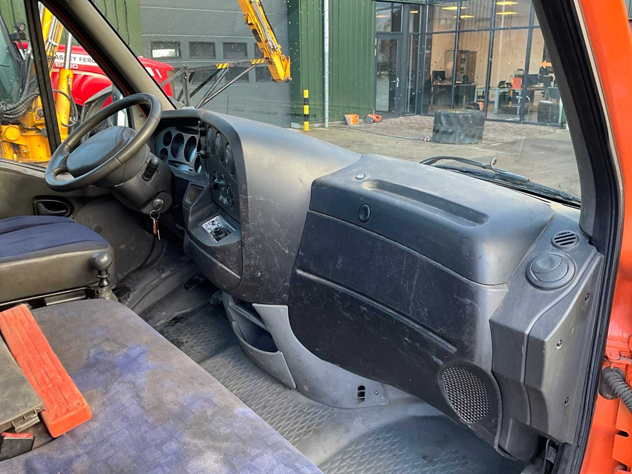 Dostavno vozilo COMMERCIAL VEHICLE WITH TRAILER: slika Dostavno vozilo COMMERCIAL VEHICLE WITH TRAILER Dostavno vozilo COMMERCIAL VEHICLE WITH TRAILER: slika Dostavno vozilo COMMERCIAL VEHICLE WITH TRAILER