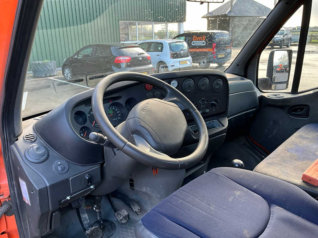 Dostavno vozilo COMMERCIAL VEHICLE WITH TRAILER: slika Dostavno vozilo COMMERCIAL VEHICLE WITH TRAILER Dostavno vozilo COMMERCIAL VEHICLE WITH TRAILER: slika Dostavno vozilo COMMERCIAL VEHICLE WITH TRAILER