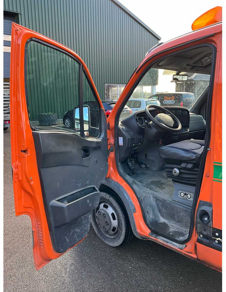 Dostavno vozilo COMMERCIAL VEHICLE WITH TRAILER: slika Dostavno vozilo COMMERCIAL VEHICLE WITH TRAILER Dostavno vozilo COMMERCIAL VEHICLE WITH TRAILER: slika Dostavno vozilo COMMERCIAL VEHICLE WITH TRAILER