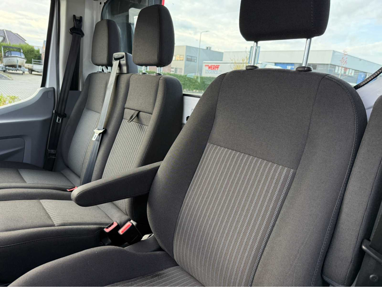 Dostavno vozilo FORD - TRANSIT - TIJHOF CAR TRANSPORTER - COMMERCIAL VEHICLE - 2016: slika Dostavno vozilo FORD - TRANSIT - TIJHOF CAR TRANSPORTER - COMMERCIAL VEHICLE - 2016