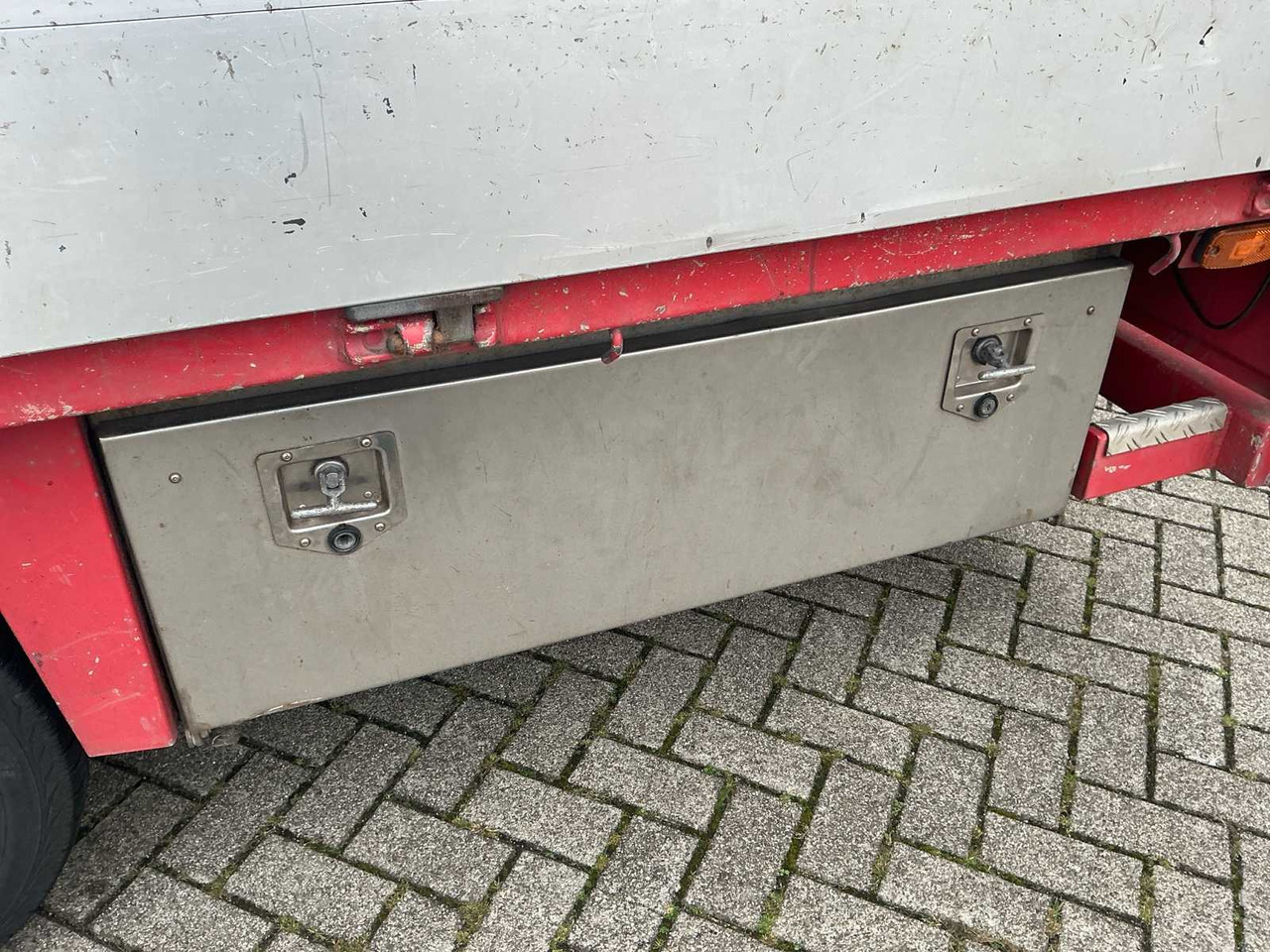 Dostavno vozilo MERCEDES-BENZ SPRINTER 319 3.0 CDI 432 COMMERCIAL VEHICLE: slika Dostavno vozilo MERCEDES-BENZ SPRINTER 319 3.0 CDI 432 COMMERCIAL VEHICLE Dostavno vozilo MERCEDES-BENZ SPRINTER 319 3.0 CDI 432 COMMERCIAL VEHICLE: slika Dostavno vozilo MERCEDES-BENZ SPRINTER 319 3.0 CDI 432 COMMERCIAL VEHICLE