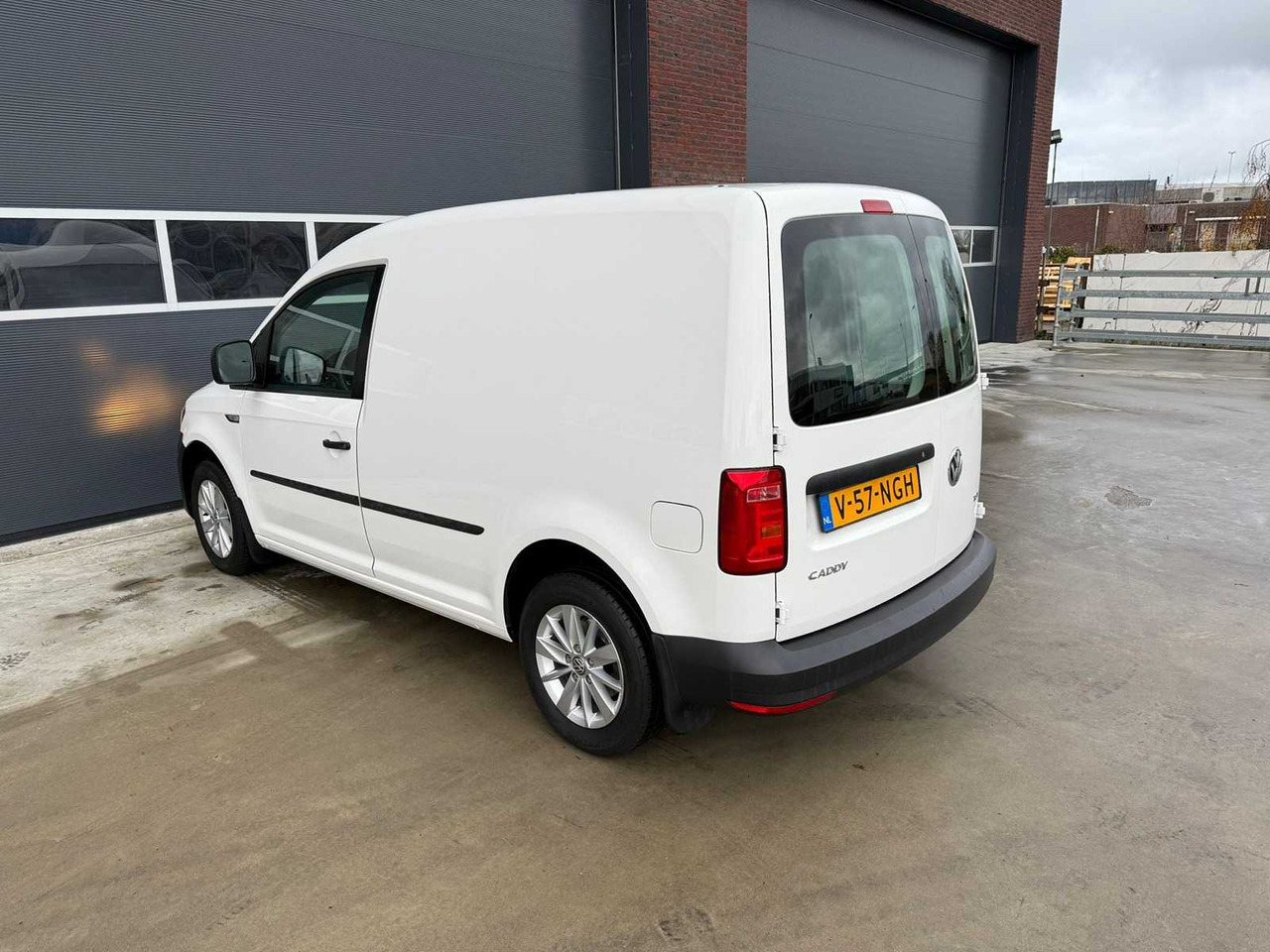 VOLKSWAGEN - EASYLINE BENZINE 1.2 TSI L1H1 - CADDY - VAN - Dostavno vozilo: slika VOLKSWAGEN - EASYLINE BENZINE 1.2 TSI L1H1 - CADDY - VAN - Dostavno vozilo VOLKSWAGEN - EASYLINE BENZINE 1.2 TSI L1H1 - CADDY - VAN - Dostavno vozilo: slika VOLKSWAGEN - EASYLINE BENZINE 1.2 TSI L1H1 - CADDY - VAN - Dostavno vozilo