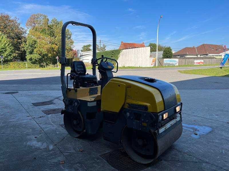 Dynapac CC1100 - Cestovni valjak: slika Dynapac CC1100 - Cestovni valjak Dynapac CC1100 - Cestovni valjak: slika Dynapac CC1100 - Cestovni valjak